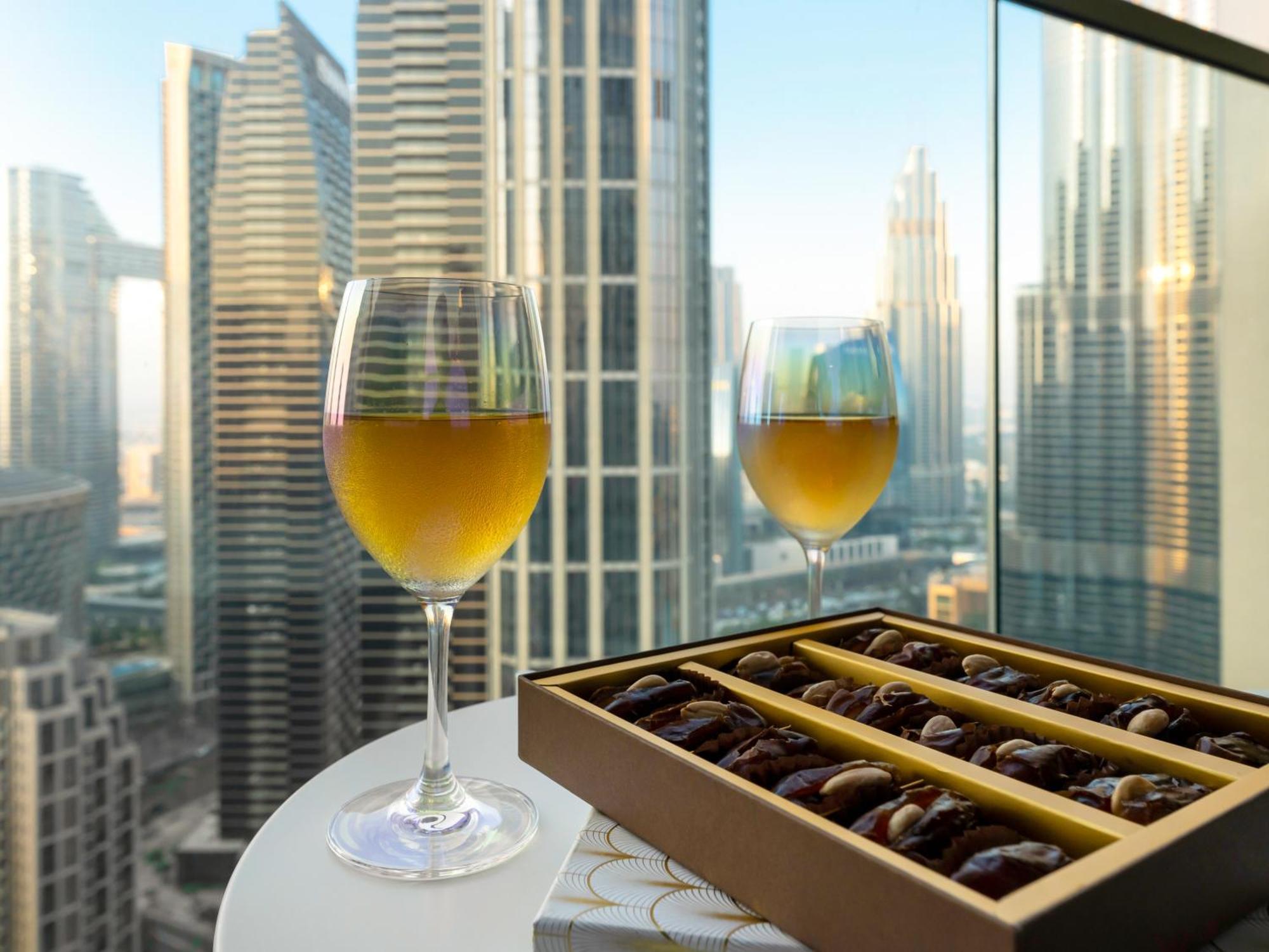 Apartamento Grandeur 2 Bedroom I Burj Khalifa & Fountain Views I Free Parking, Gym, Pool, Wi-fi & Ps5 I By Skyline Serenity Dubái