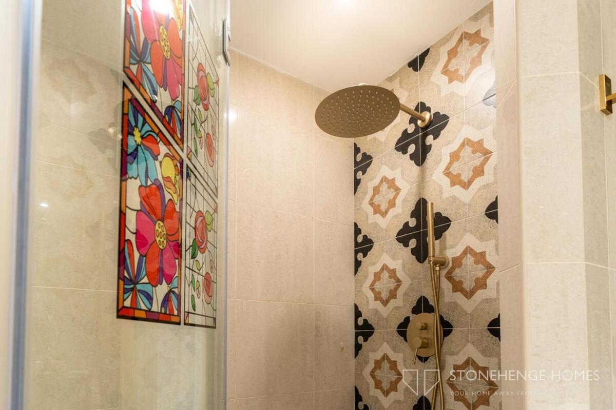 Lux 1 Bedroom Apartment Steps Away From Burj Khalifa & Dubai Mall