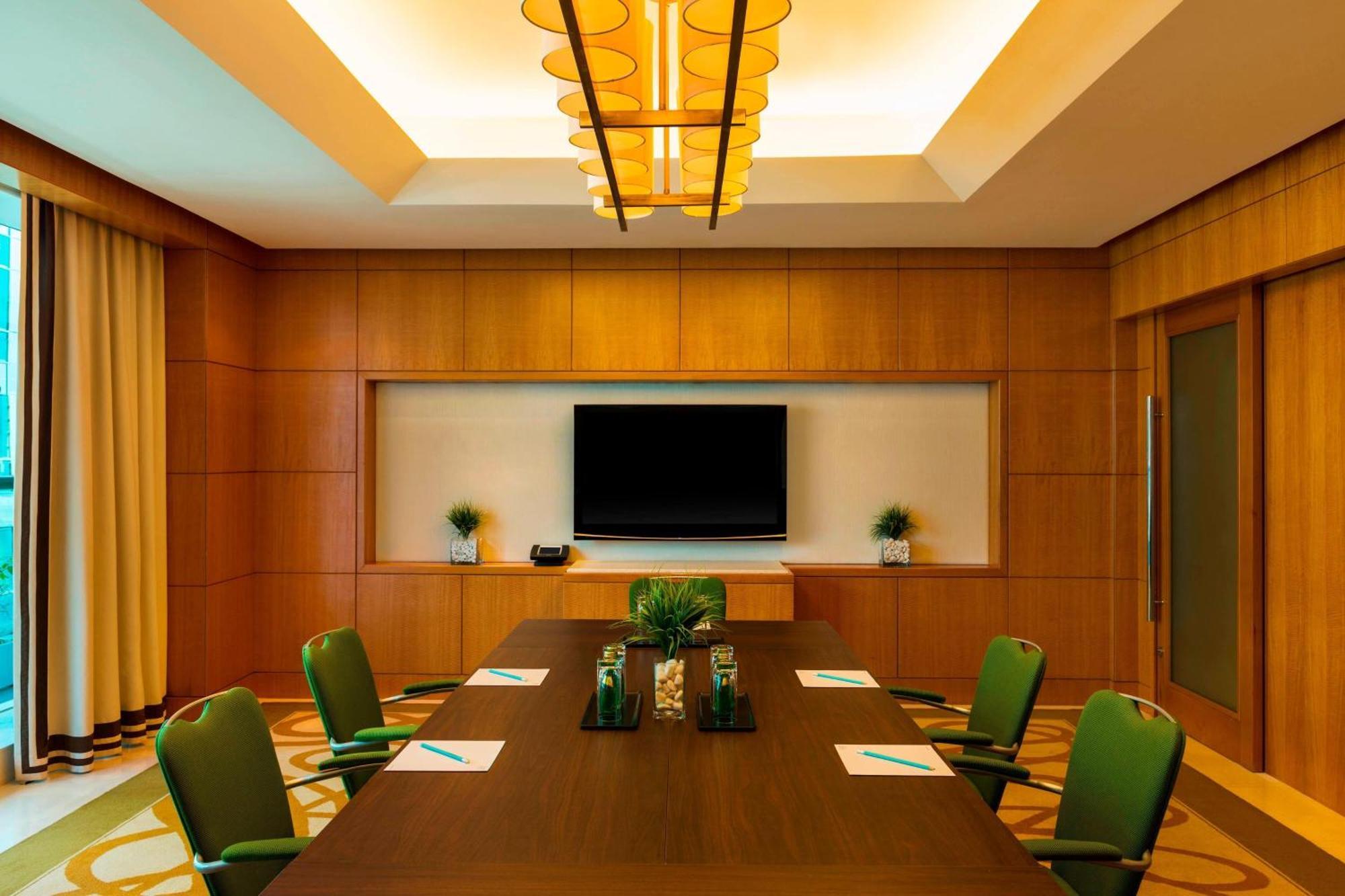 Four Points By Sheraton Sheikh Zayed Road Hotel