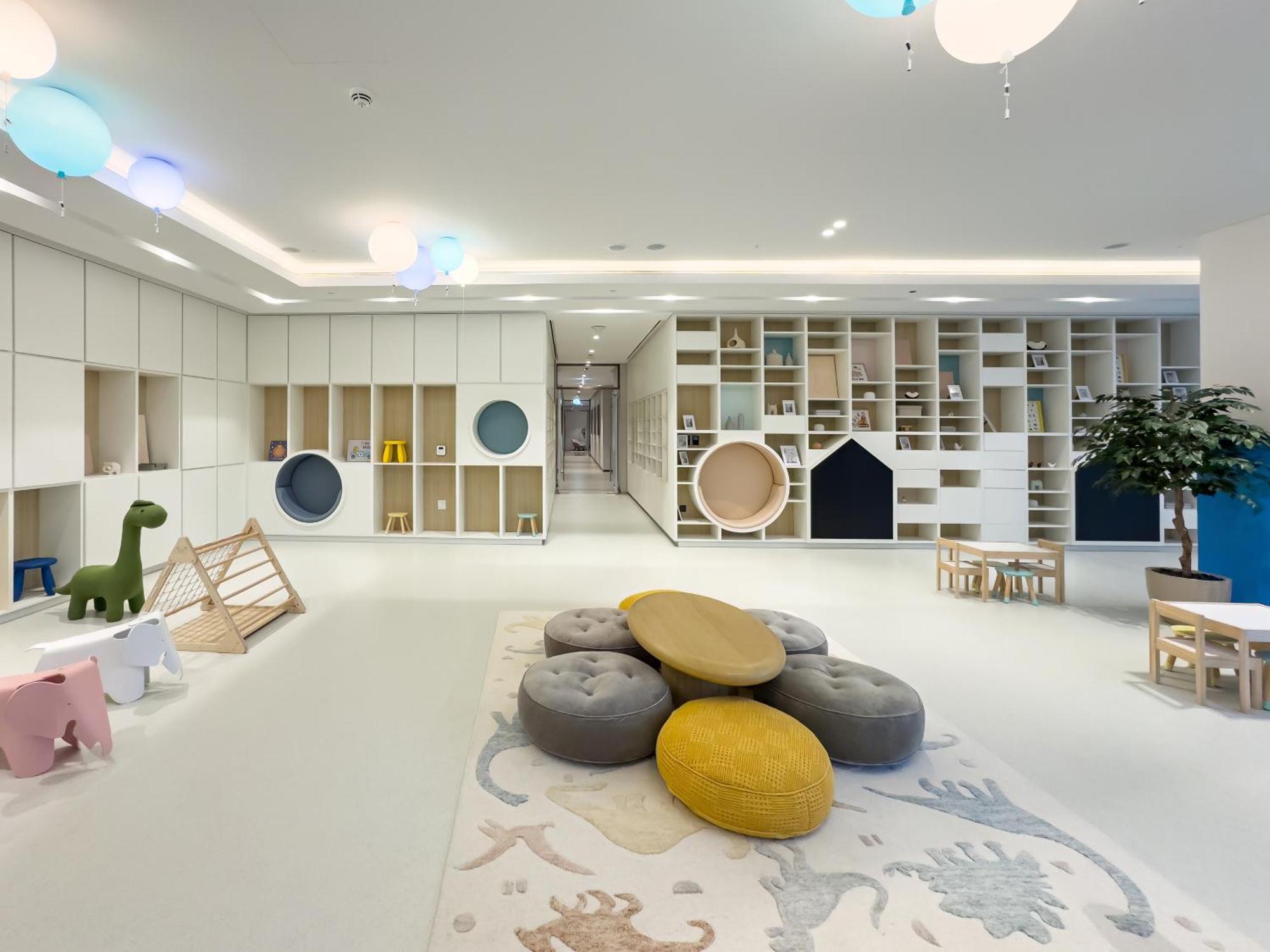 Signature Series 1 Bedroom I Free Parking, Gym, Pool I Playstation 5 I By Skyline Serenity *