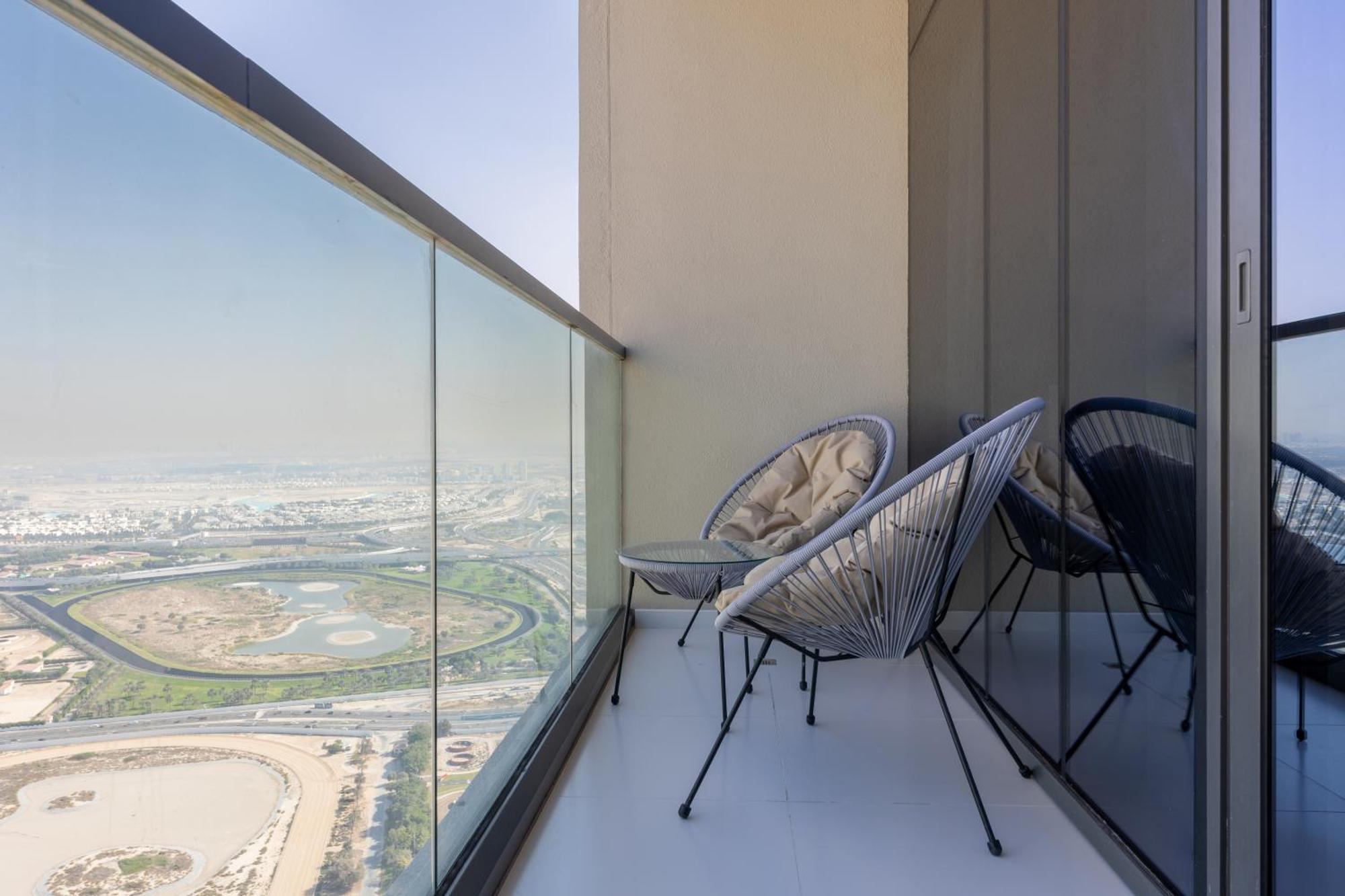Stylish On 58th Floor With Stunning Views In