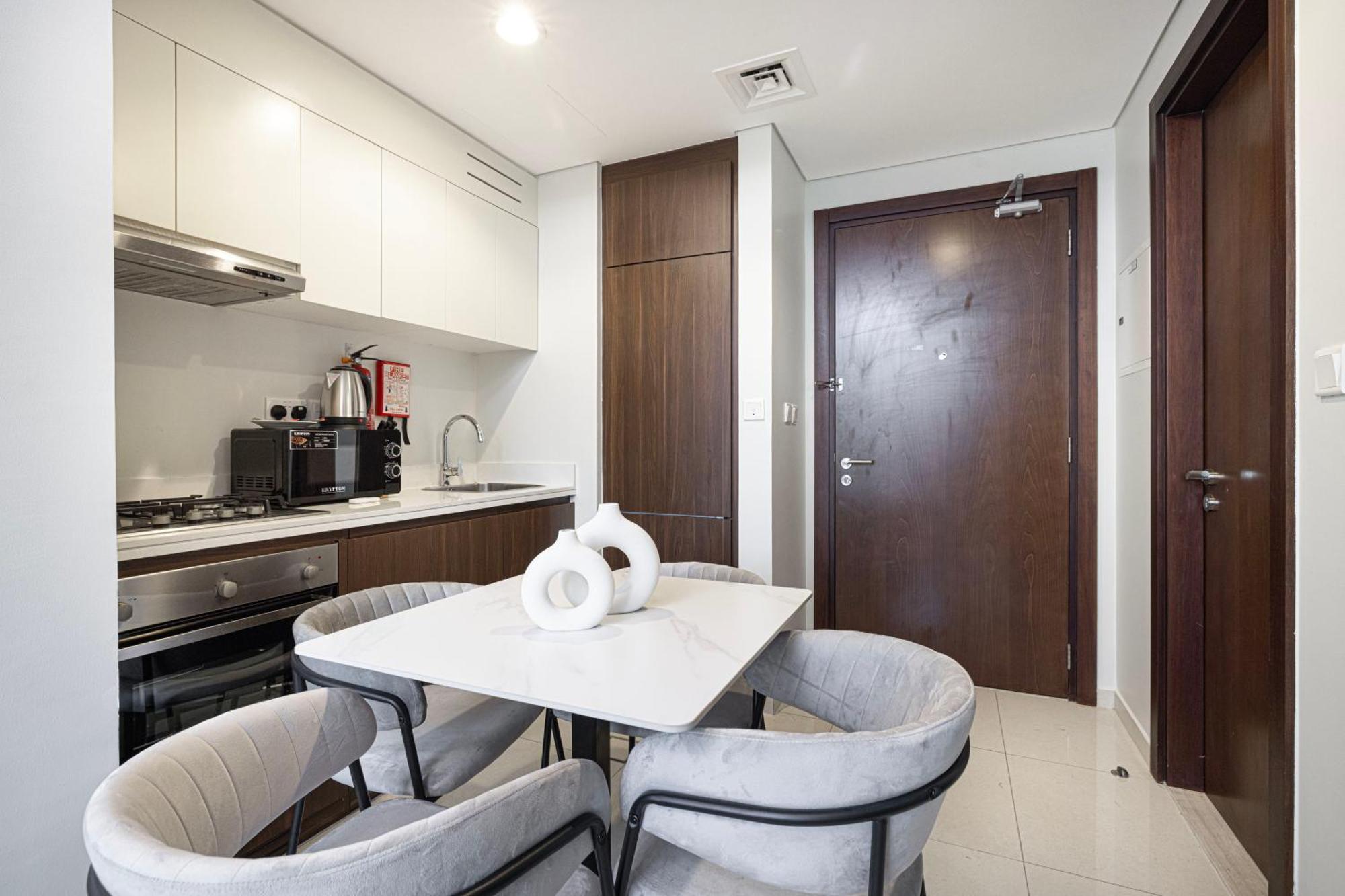 Exclusive 1-bedroom With Breathtaking Burj Khalifa Views In The Heart Of * Dubaï