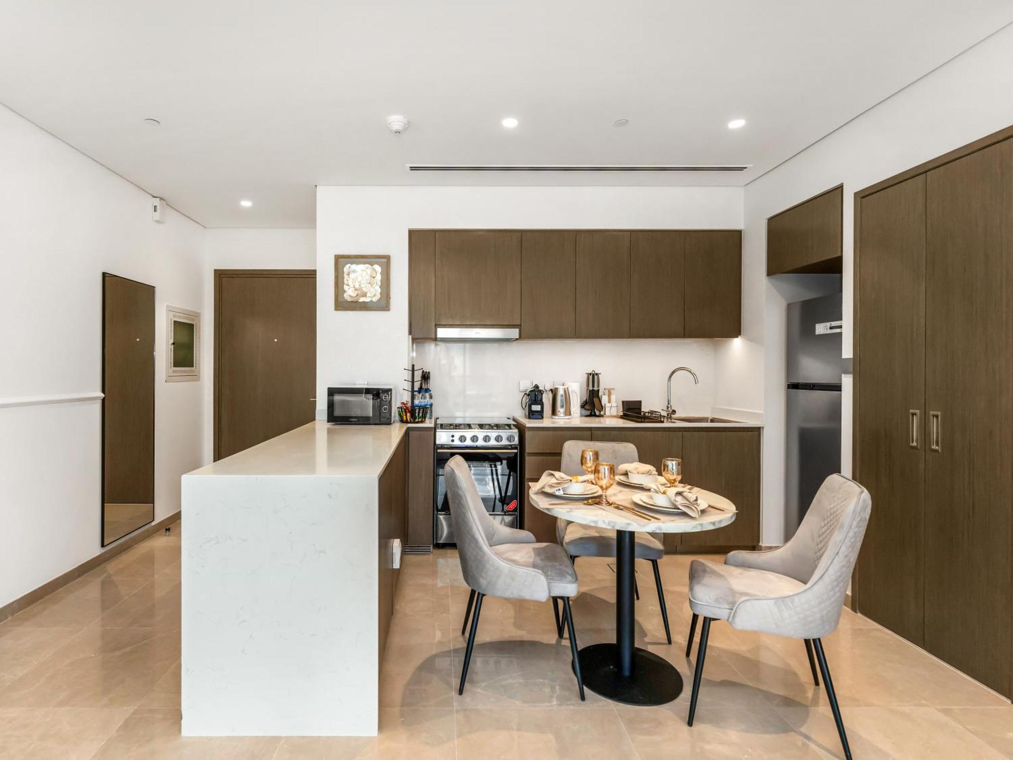 Signature Series 1 Bedroom I Free Parking, Gym, Pool I Playstation 5 I By Skyline Serenity Appartement Dubaï