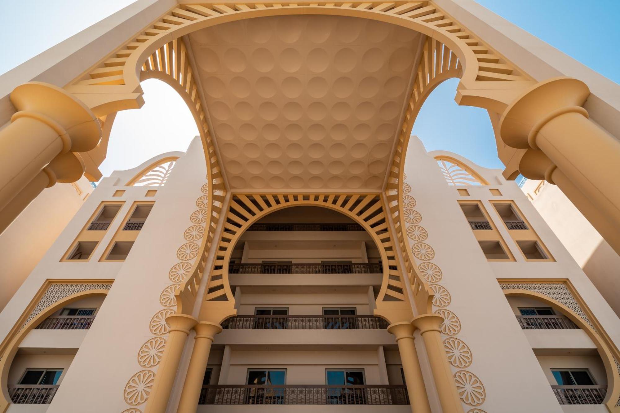 Apartment Amazing Beachfront Apartments Near Atlantis Waterpark By Simply Comfort Dubai