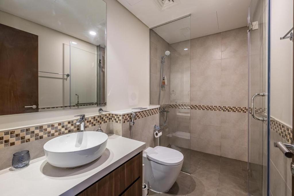 Stylish 2 Bedroom In Business Bay Apartment *