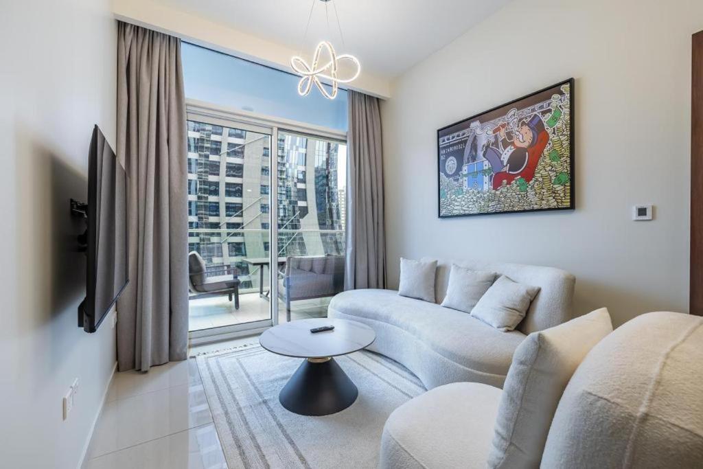 Stylish 2 Bedroom In Business Bay Apartment Dubai