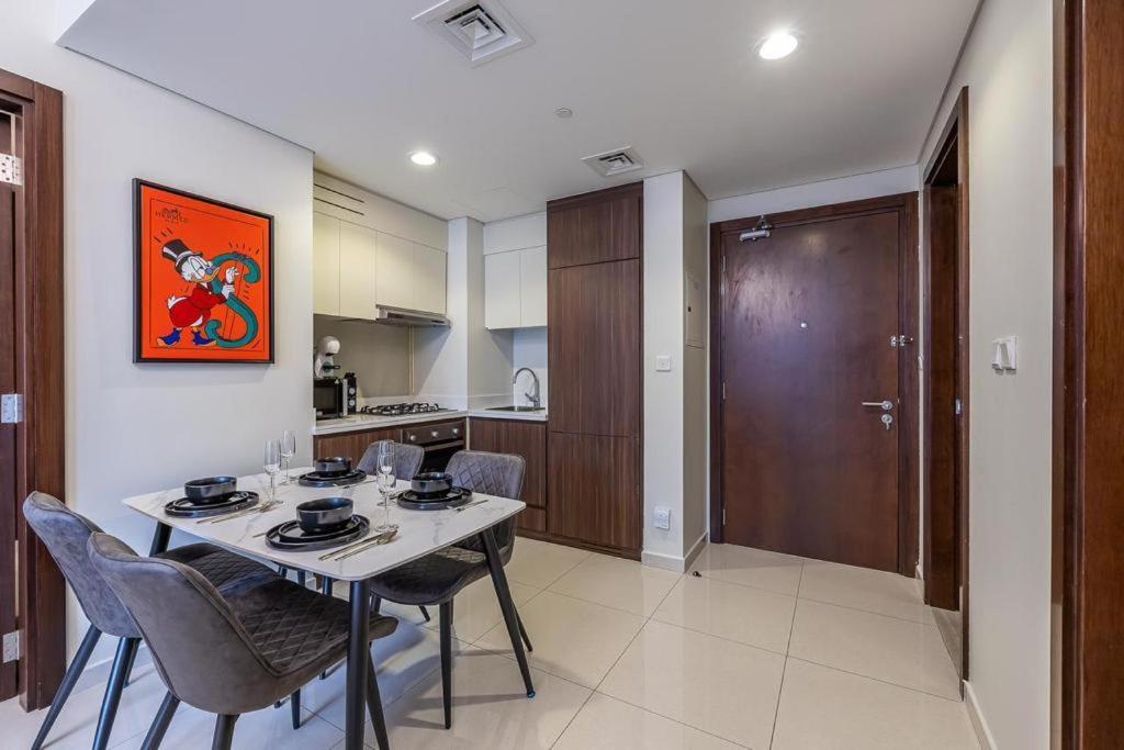 Apartment Stylish 2 Bedroom In Business Bay Dubai