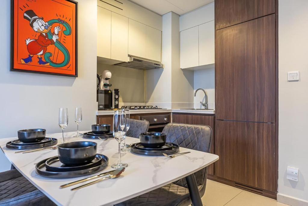 Stylish 2 Bedroom In Business Bay *
