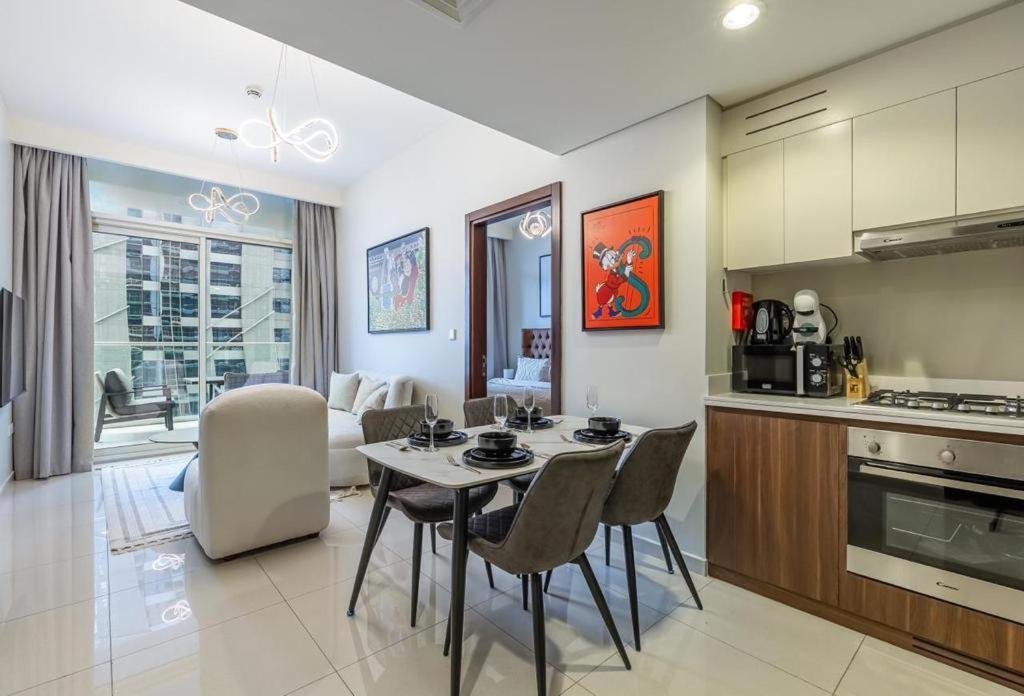 Stylish 2 Bedroom In Business Bay Apartment Dubai