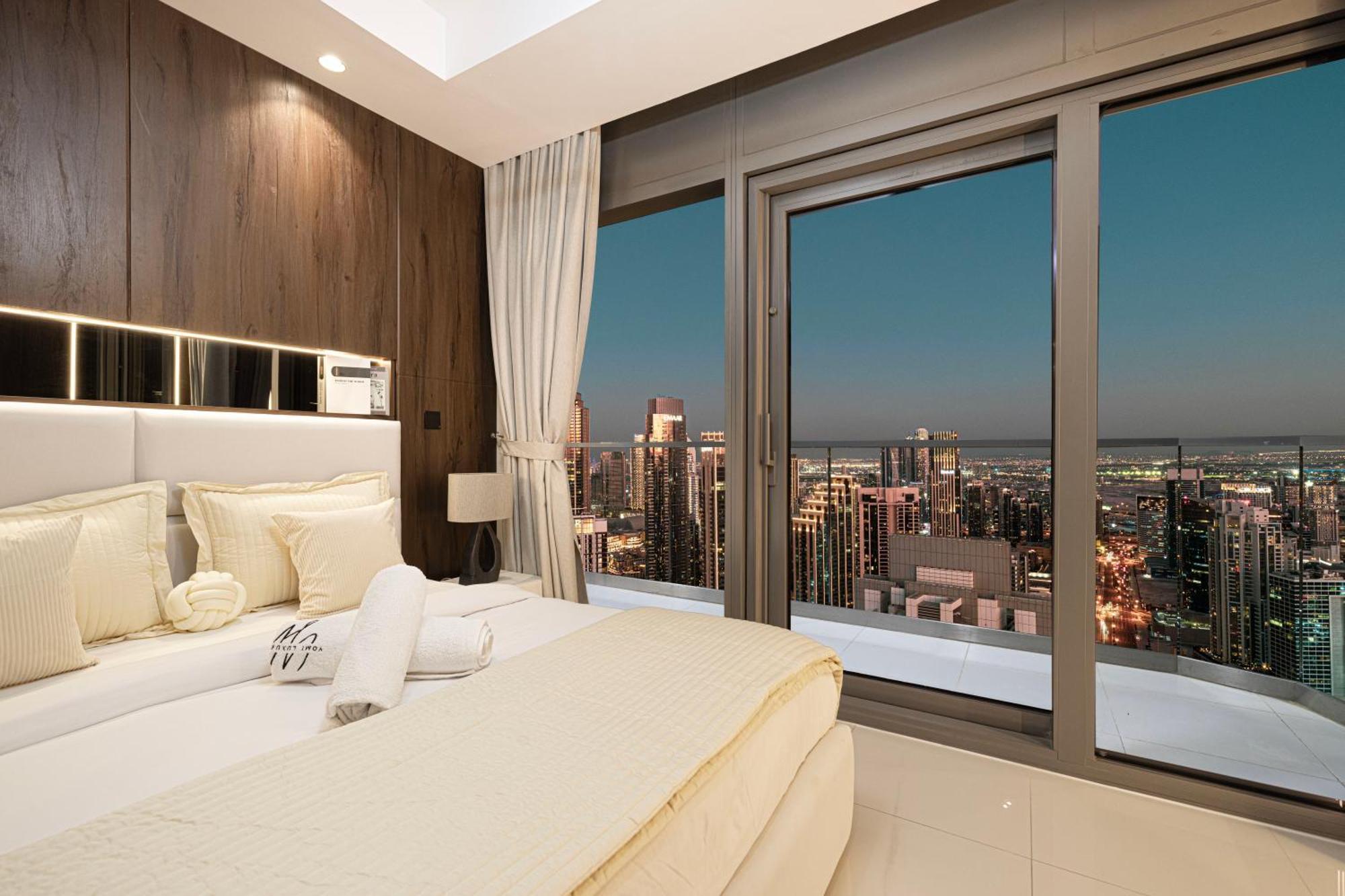 Apartment Panoramic Burj Khalifa And Sea View, Infinity Pool, Luxury 2br *