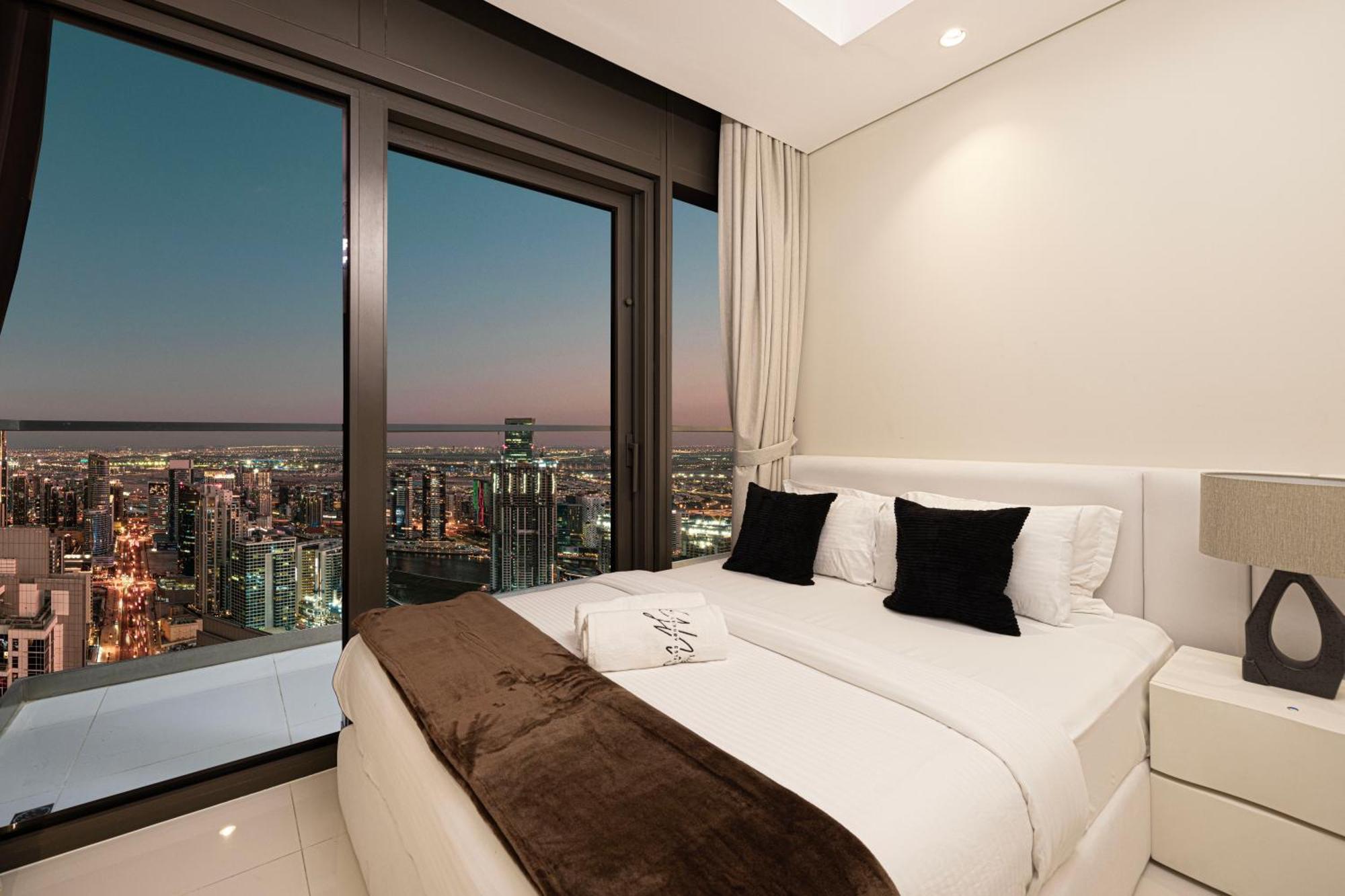 Apartment Panoramic Burj Khalifa And Sea View, Infinity Pool, Luxury 2br *
