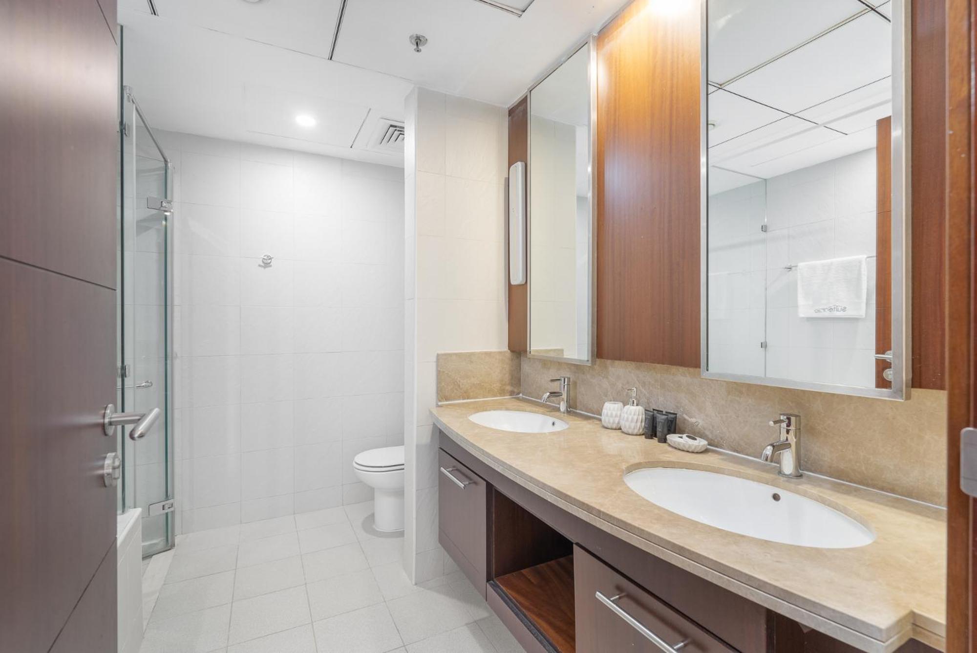 Sophisticated And Elegant 2br In Downntown Appartement