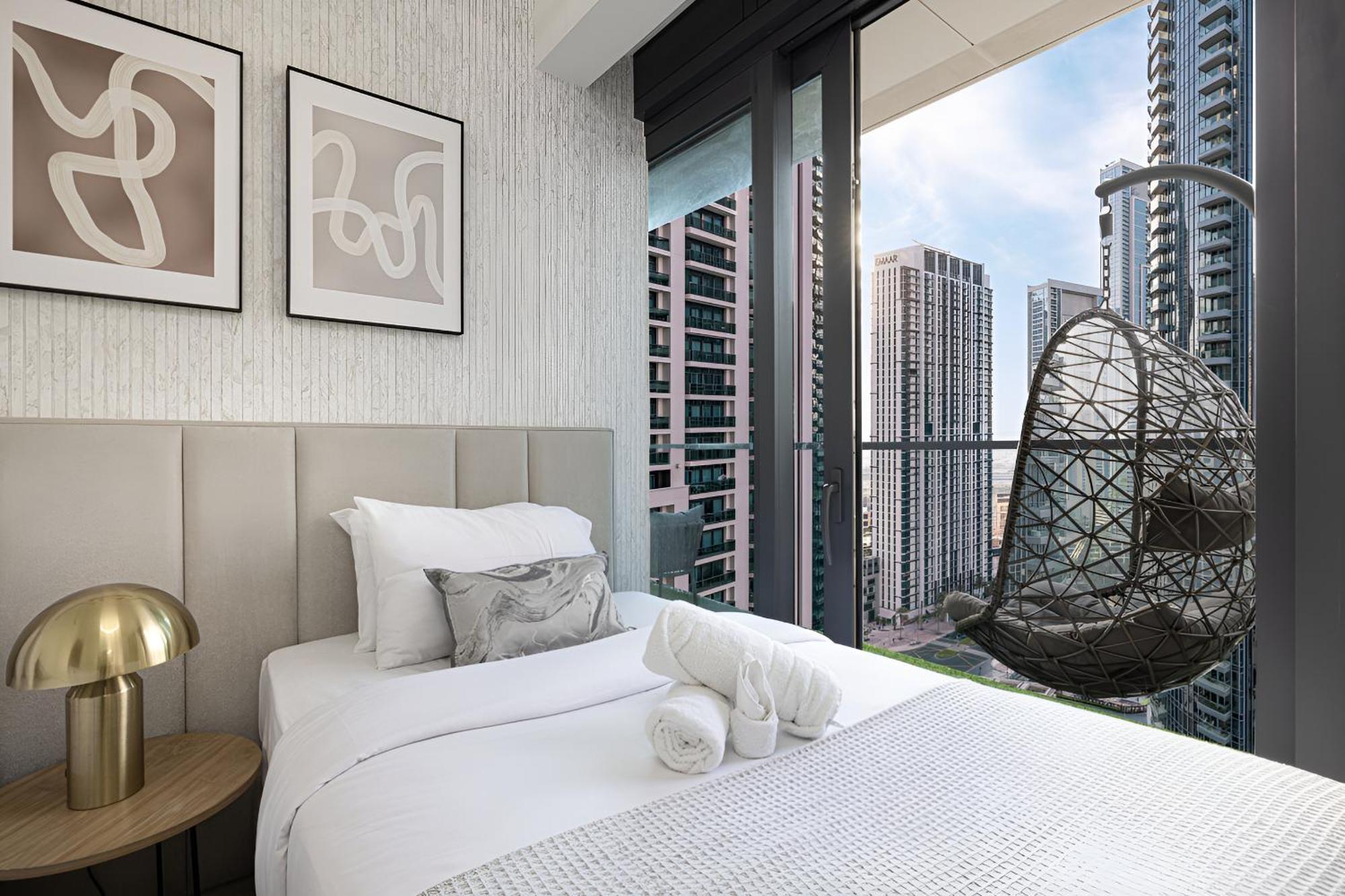 Expansive 7-bed Overlooking Burj & Fountains Appartement