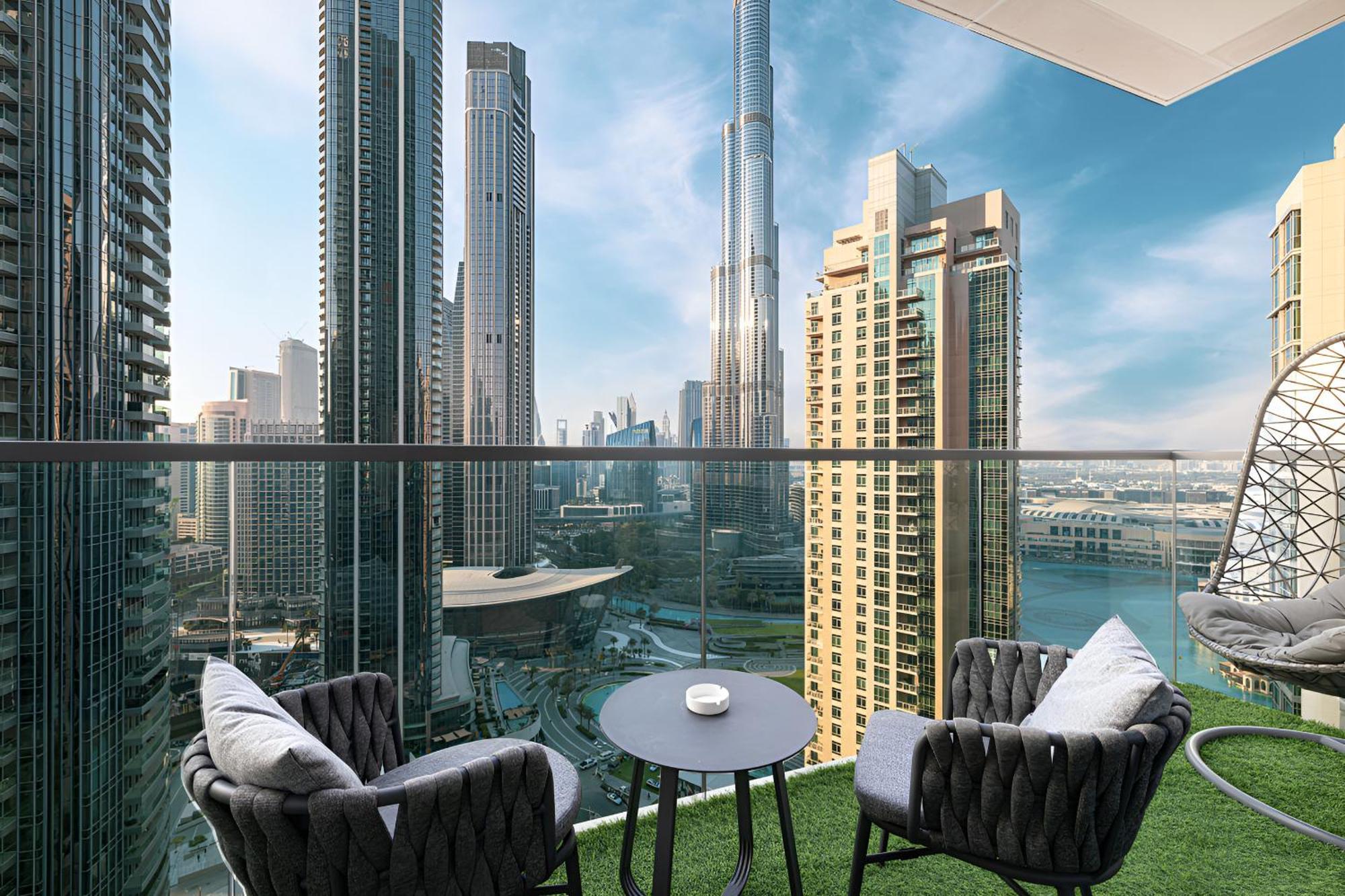 Expansive 7-bed Overlooking Burj & Fountains Appartement Dubaï
