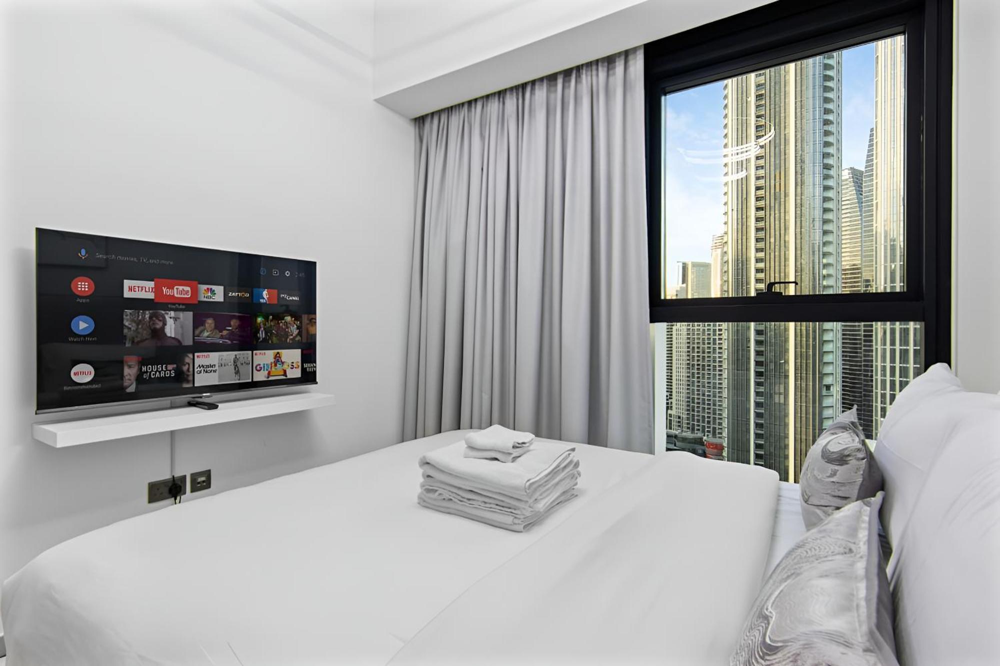 Expansive 7-bed Overlooking Burj & Fountains Dubaï