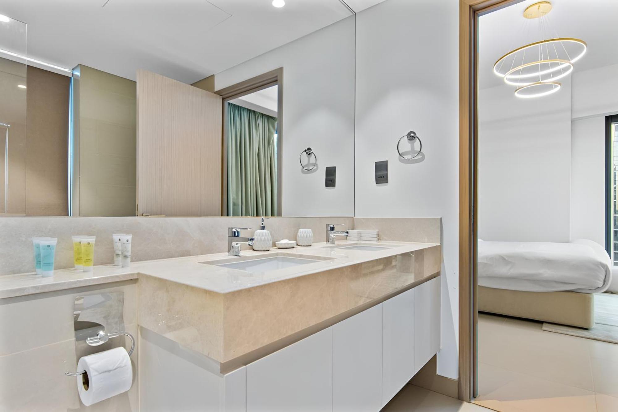 Expansive 7-bed Overlooking Burj & Fountains * Dubaï