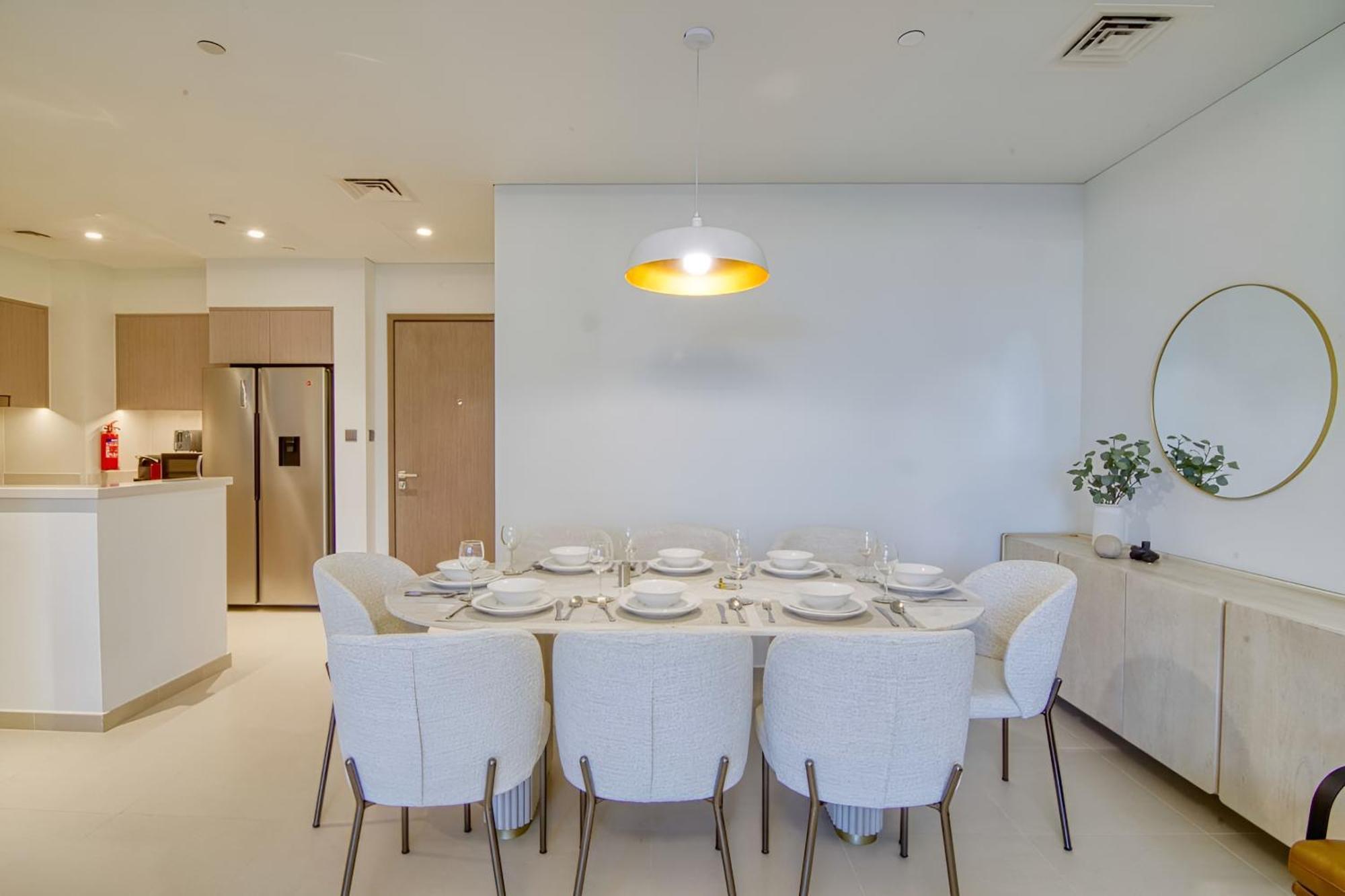 Expansive 7-bed Overlooking Burj & Fountains Appartement Dubaï