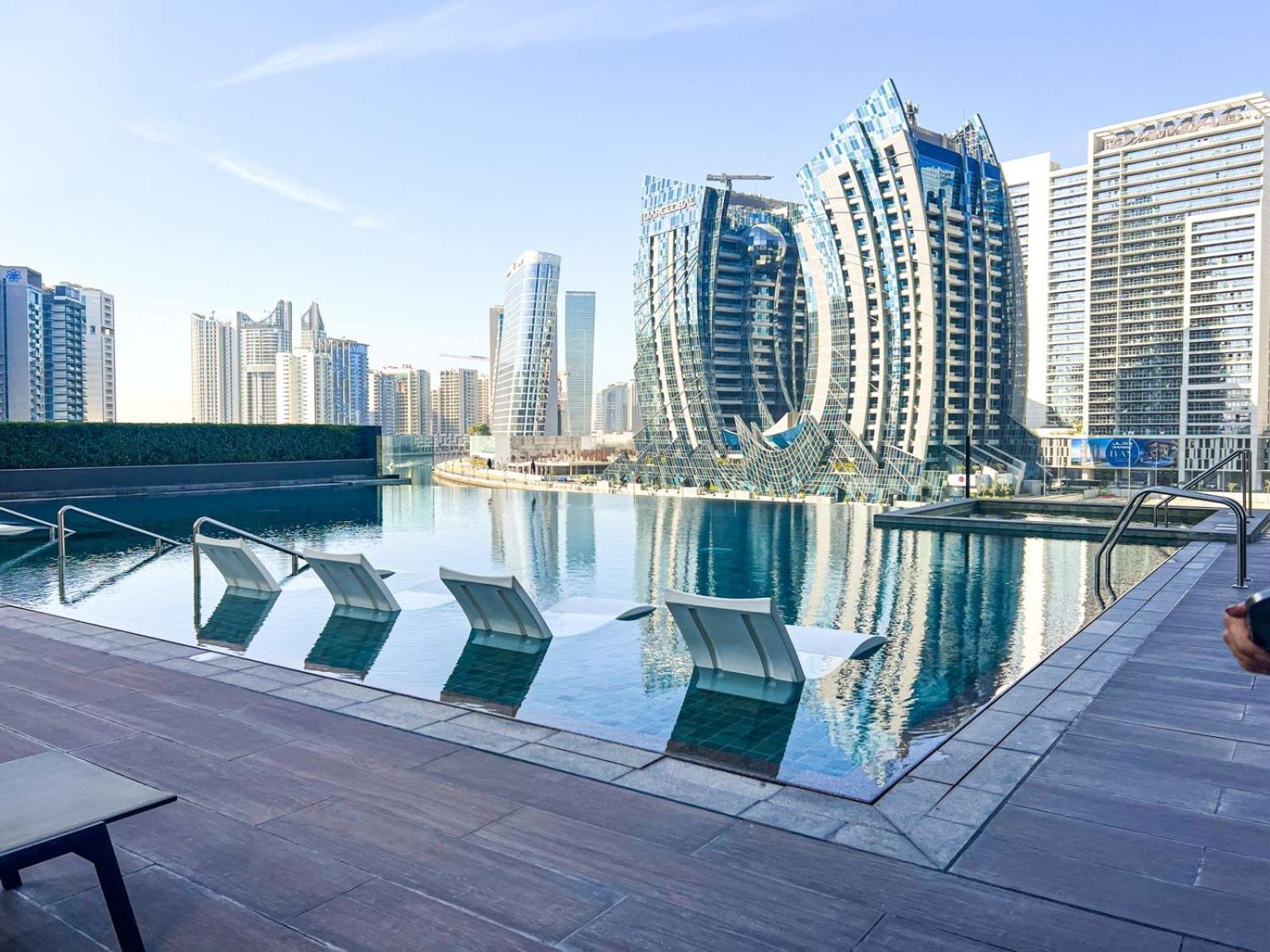 Full Burj Khalifa & Canal View I 7 Mins To Mall I Exclusive 2bhk For Up To 6 People Dubai