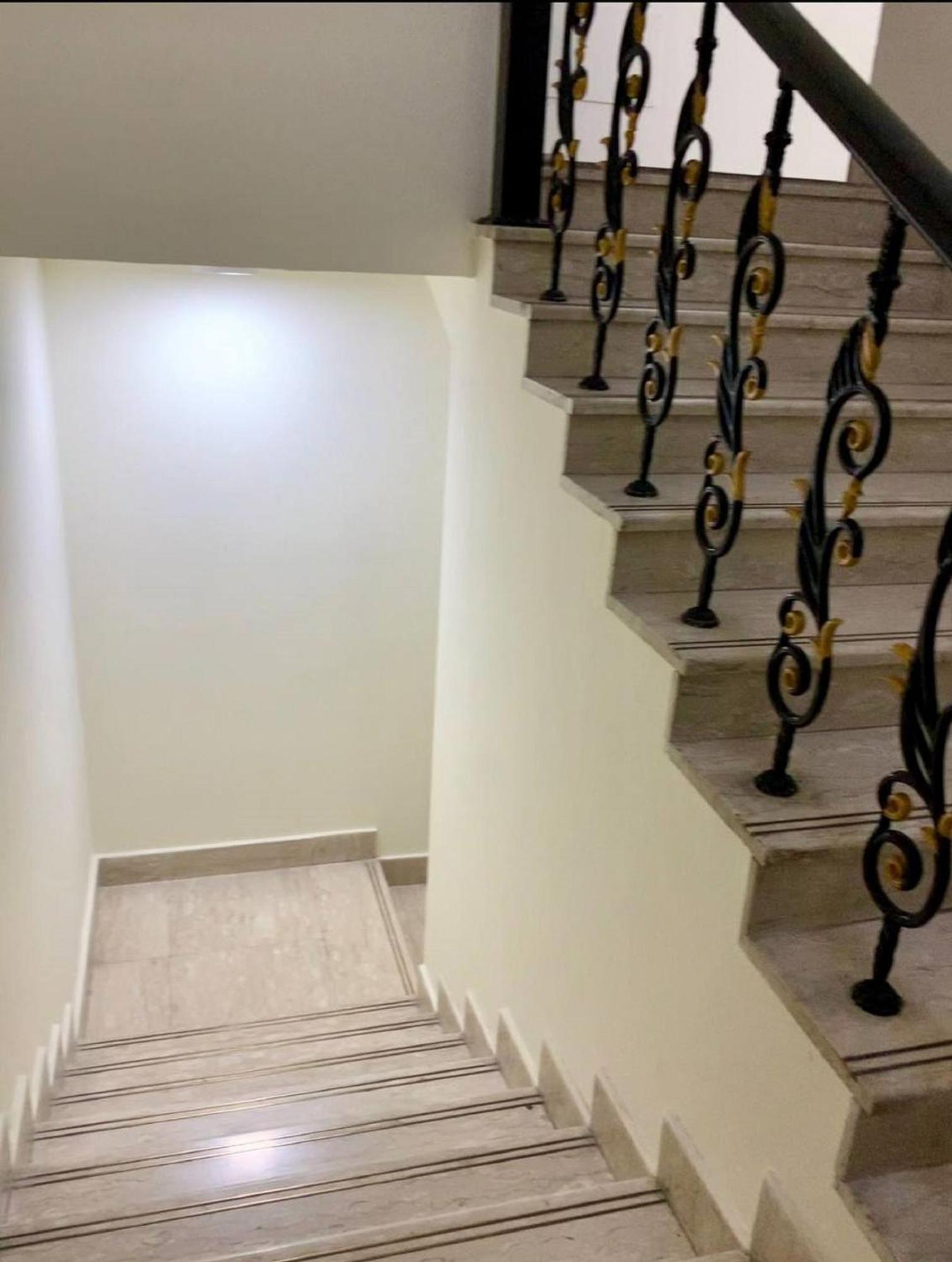 In House - Luxury Five-person *