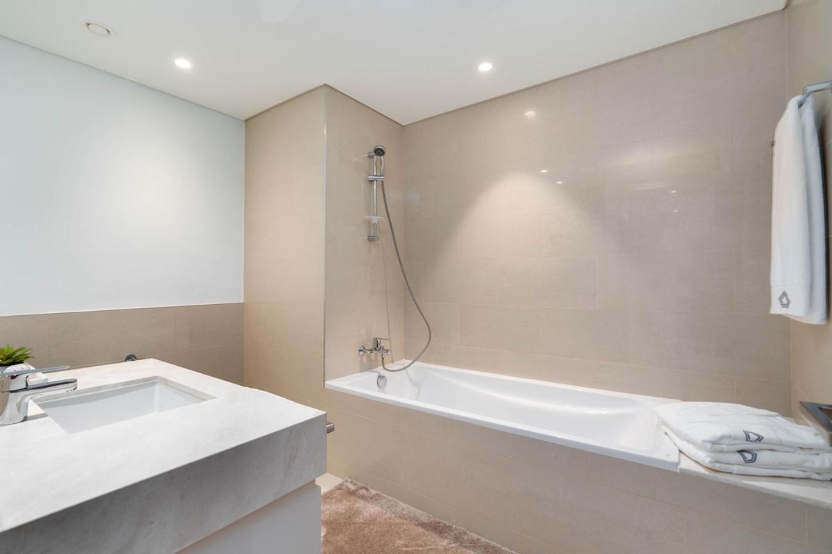 Brand New Stylish 1 Bed Next To Burj Khalifa By Boulevard