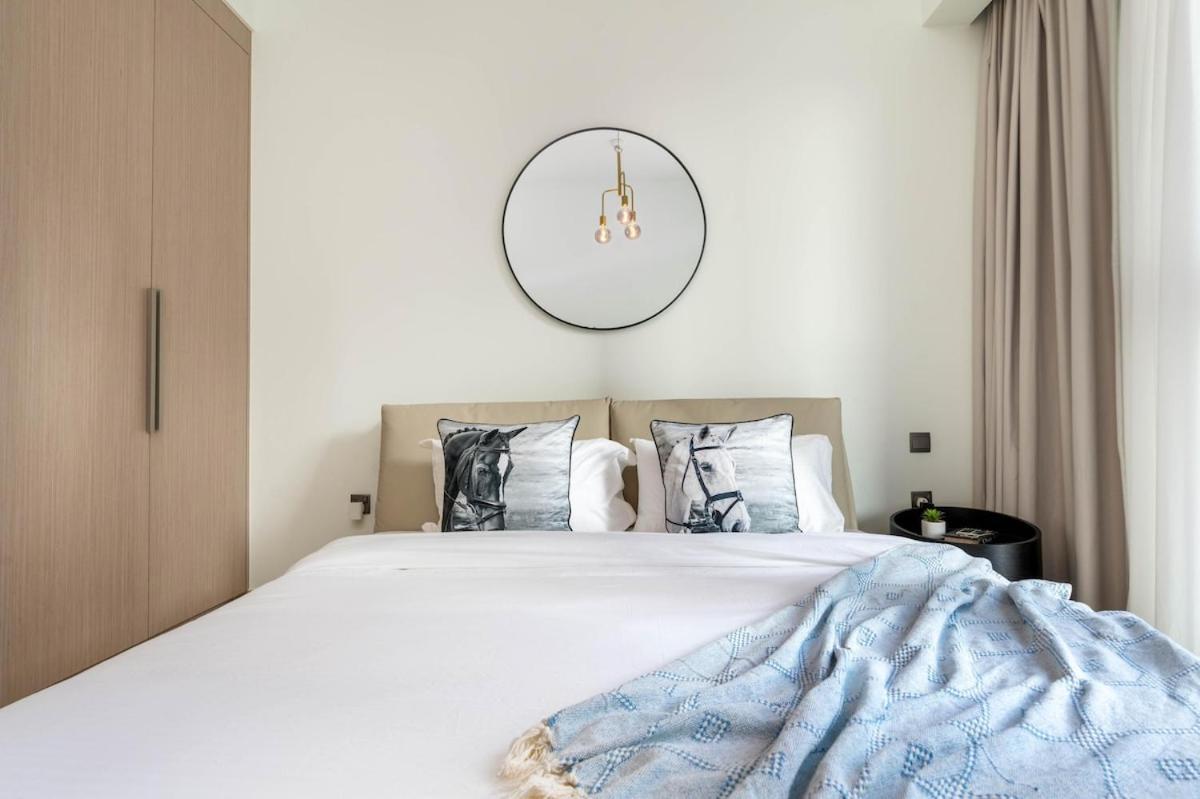 Apartamento Brand New Stylish 1 Bed Next To Burj Khalifa By Boulevard Dubái