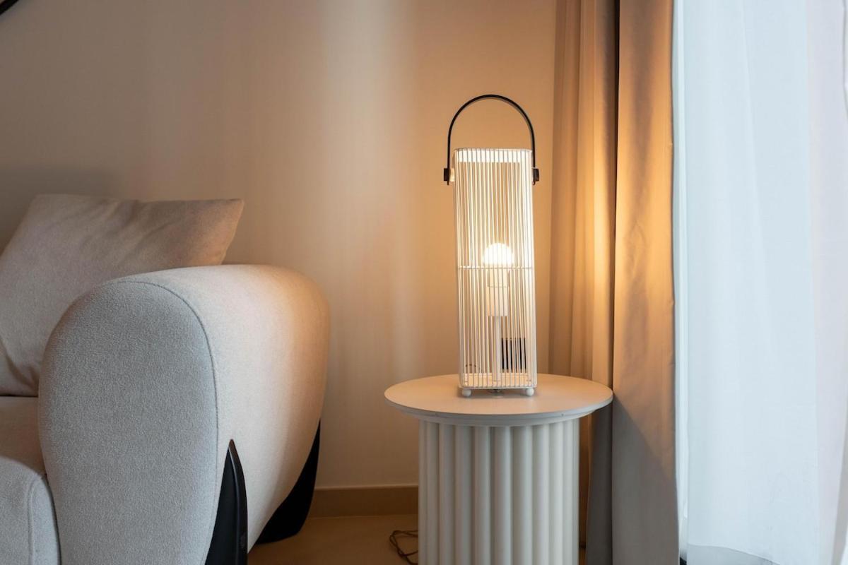 Brand New Stylish 1 Bed Next To Burj Khalifa By Boulevard