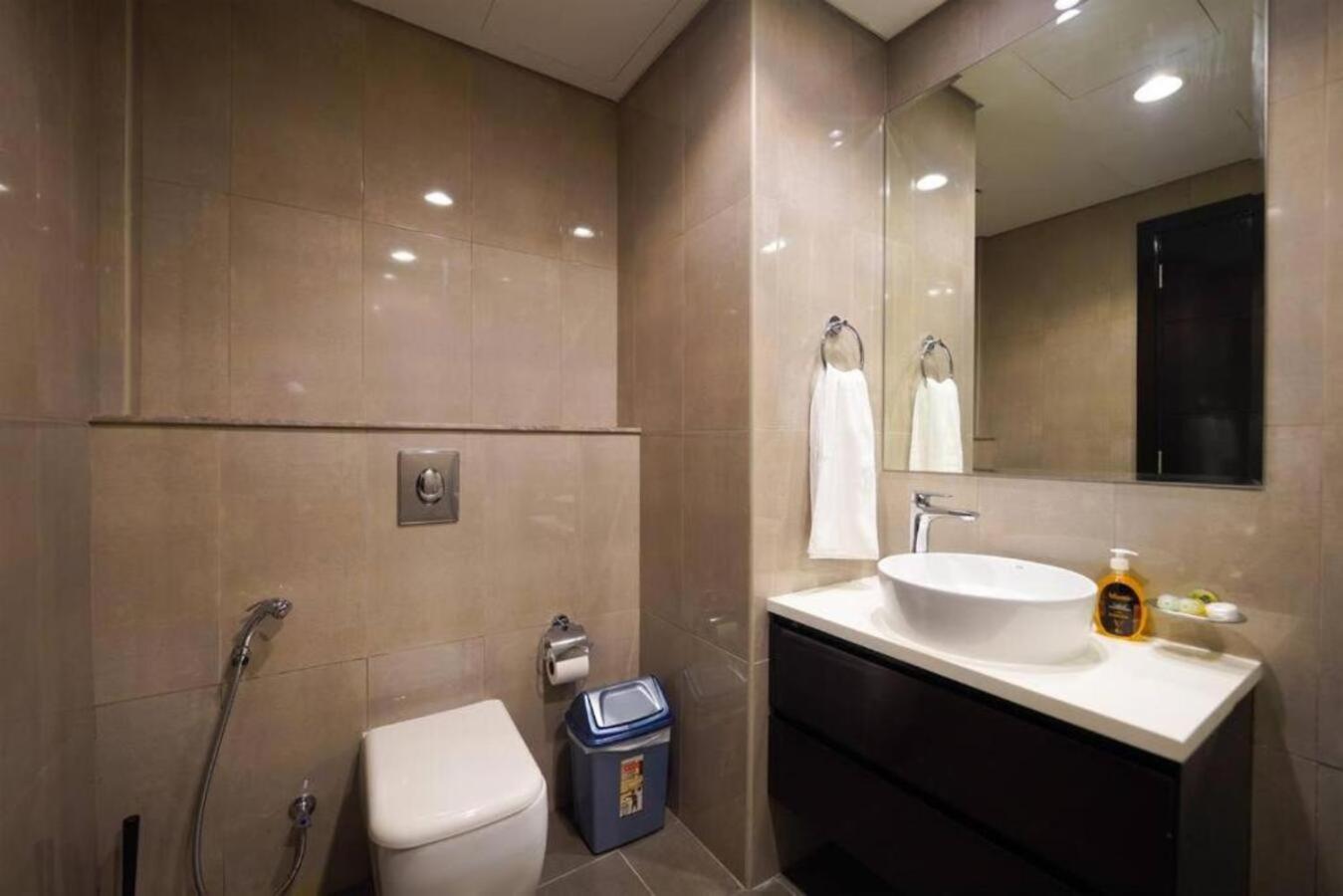 Brown Stone - Pool View Ii Merano Apartemen *
