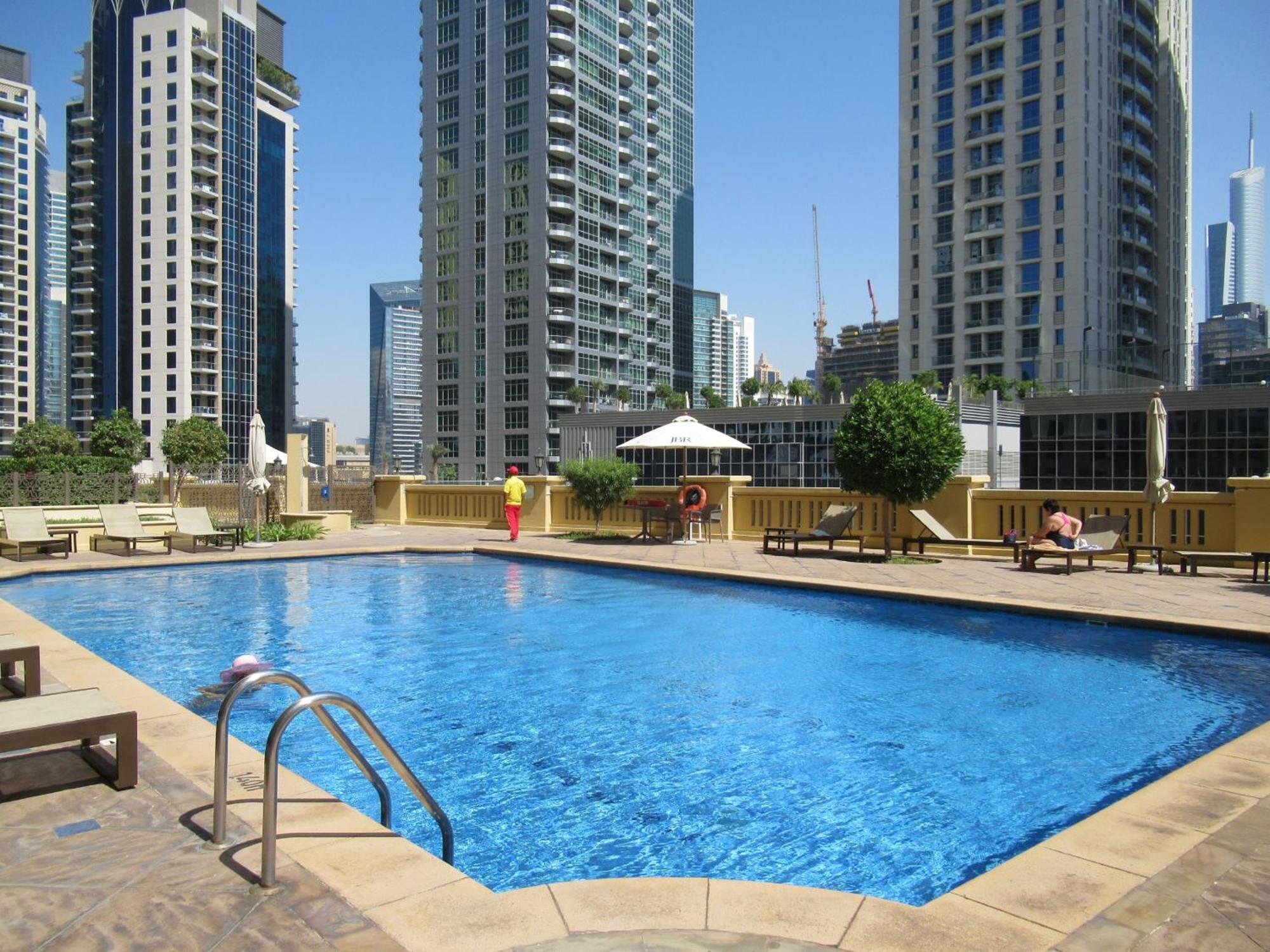Cosy 4br On Jbr - Close To Shops & Dining, Perfect For Families & Groups - By Sunkissed Homes *