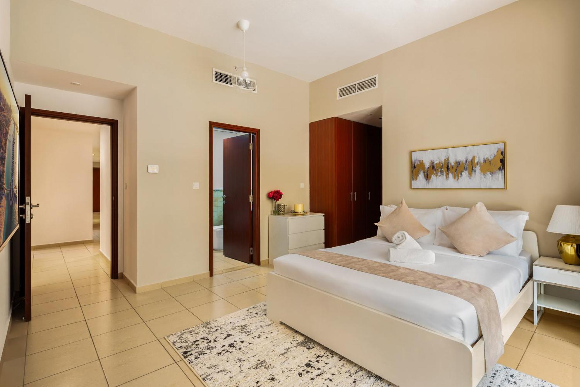 Cosy 4br On Jbr - Close To Shops & Dining, Perfect For Families & Groups - By Sunkissed Homes