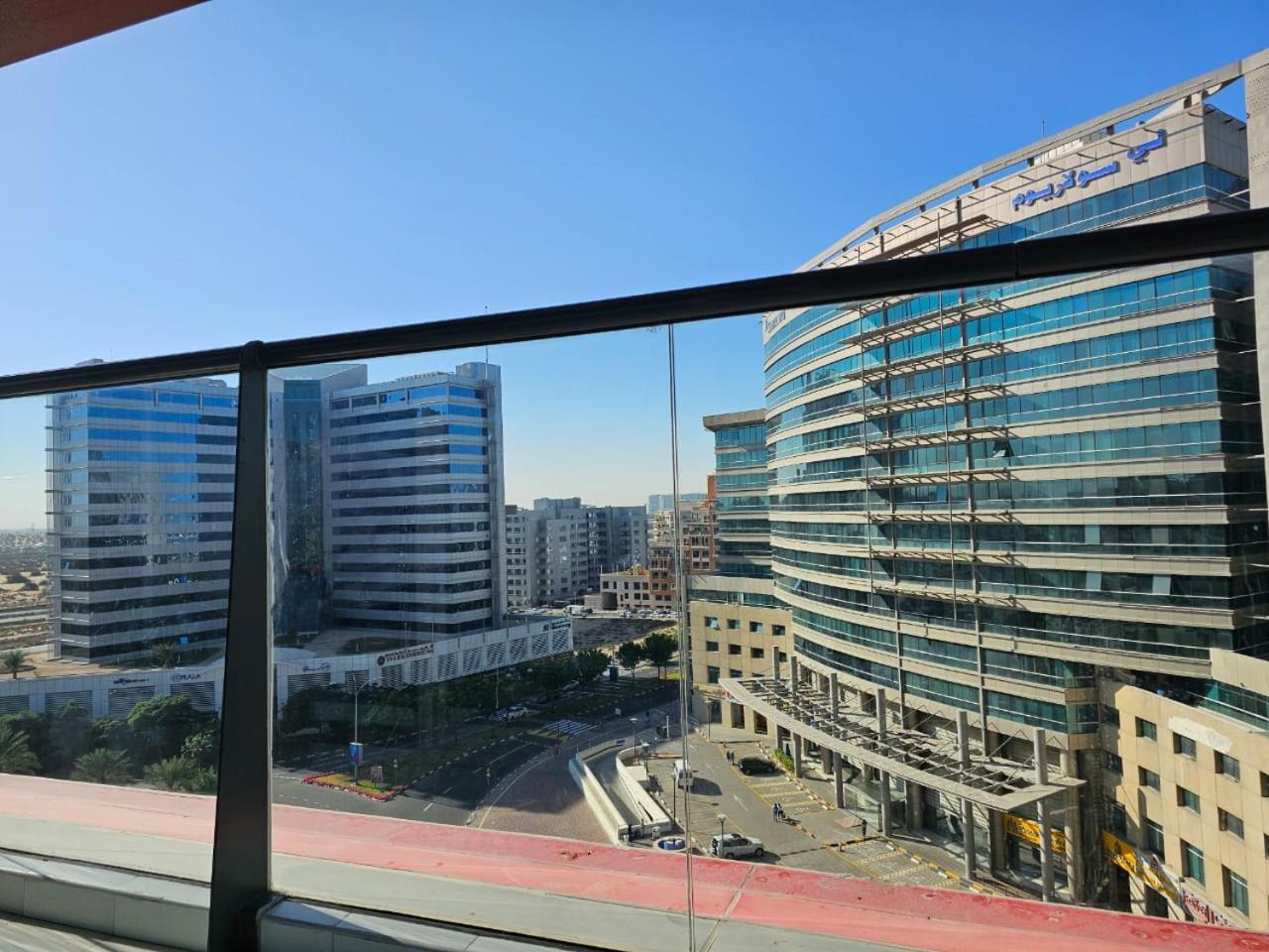 Apartment Silicon Oasis Staycation *