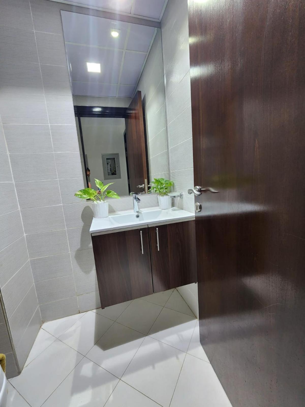 Silicon Oasis Staycation Apartment *