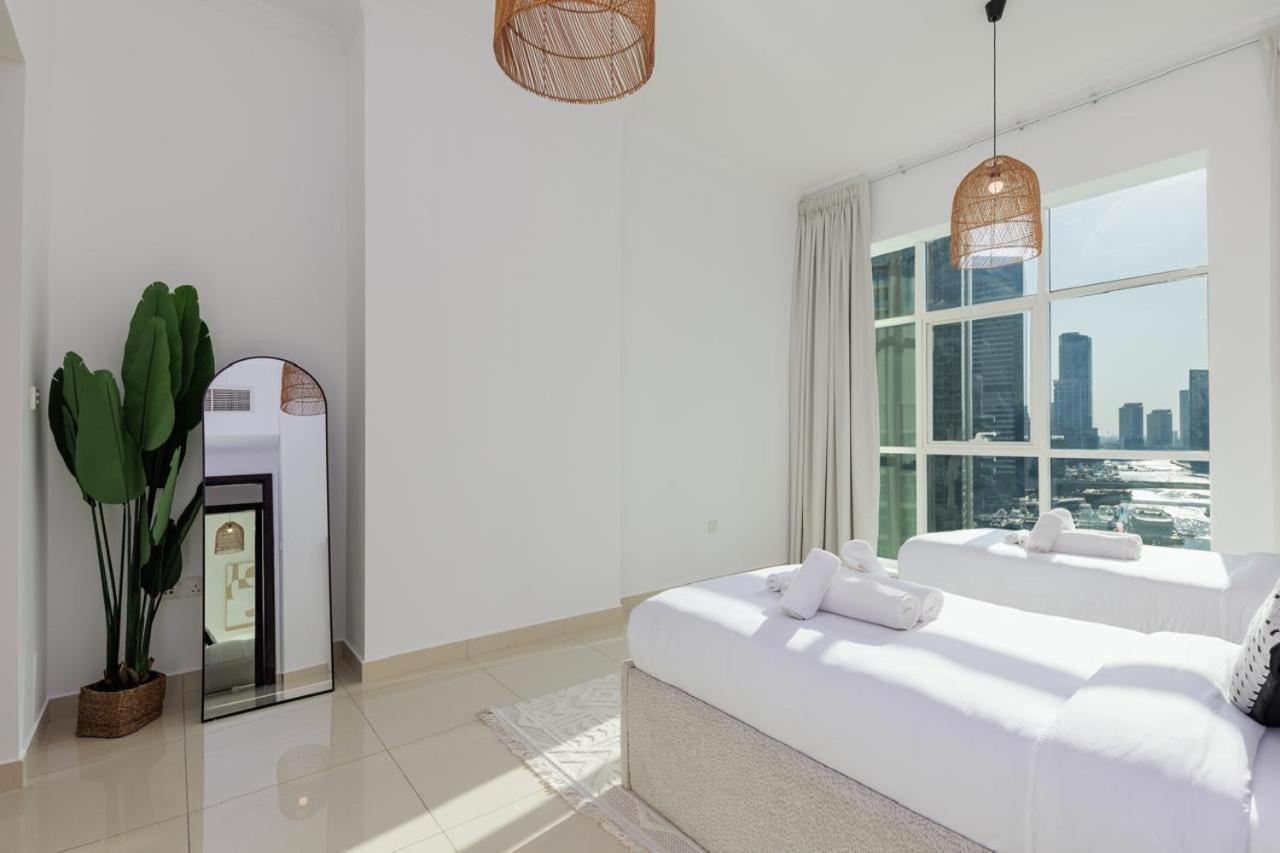 Waterfront Flat Stunning View Sleeps 6 Apartment *