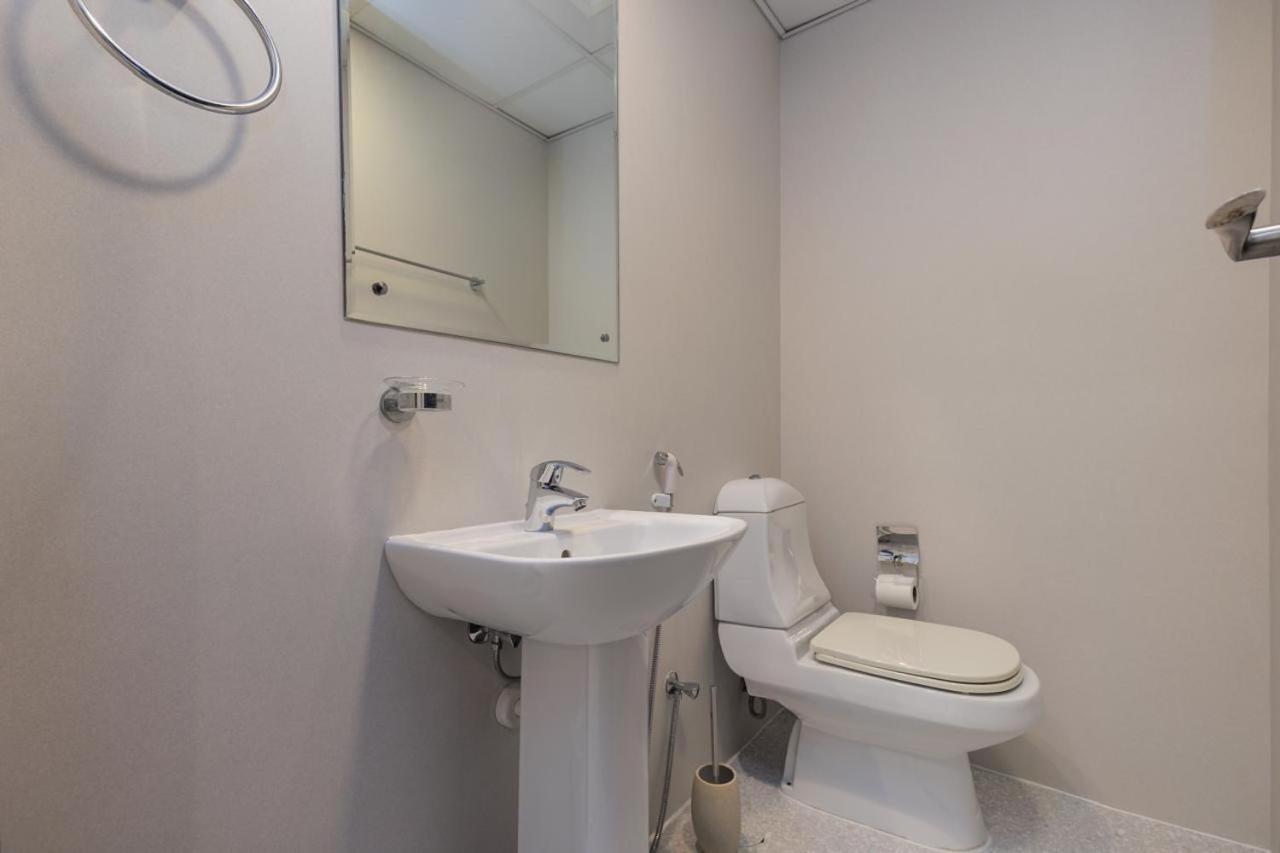 Waterfront Flat Stunning View Sleeps 6