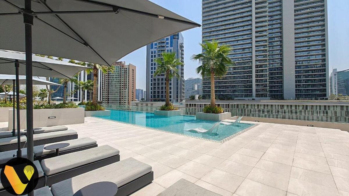 Vogue The Sterling By Omniyat With Balcony Walkable To Burj Khalifa And The Mall Apartemen