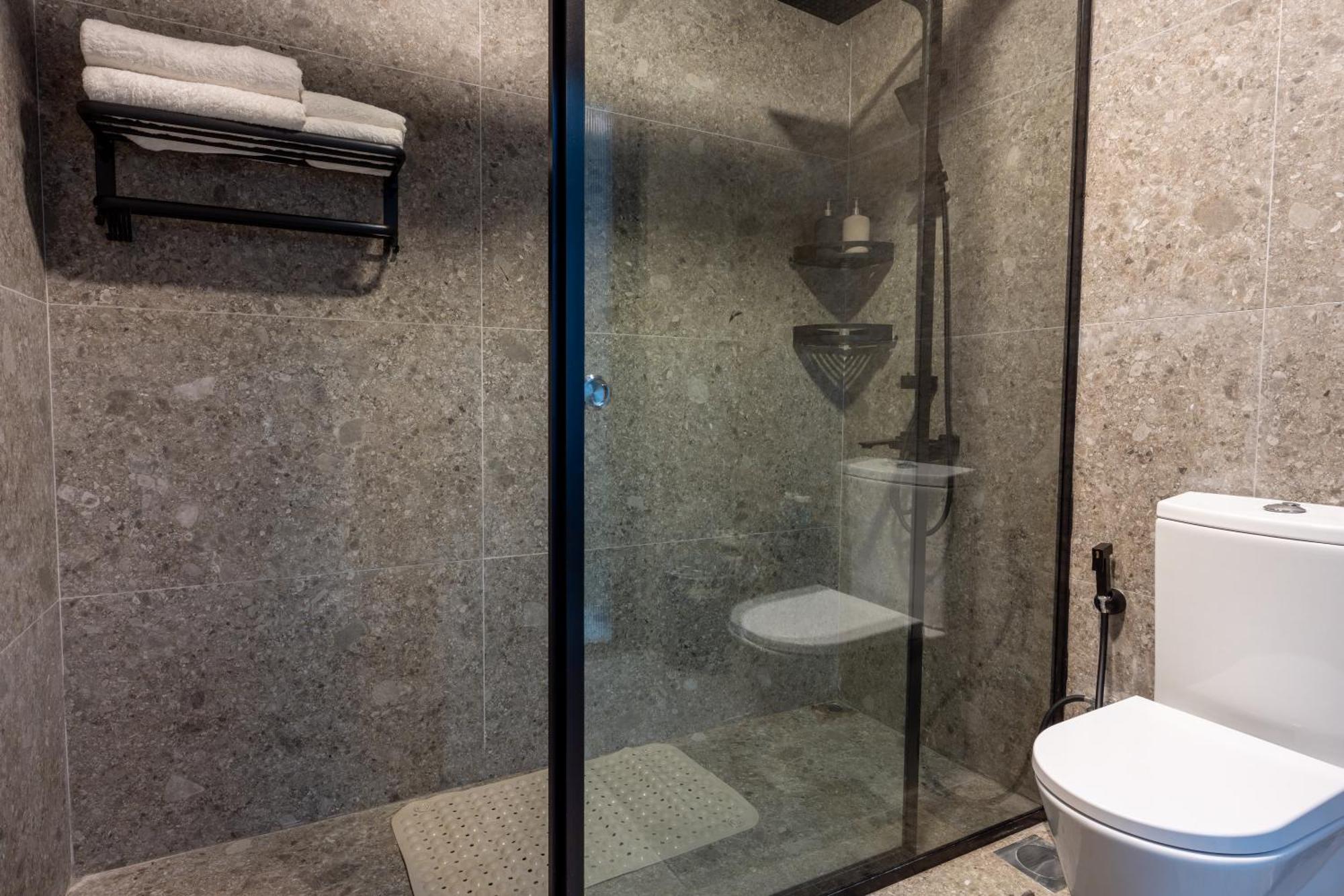 Downtown Dunya Tower Apartment