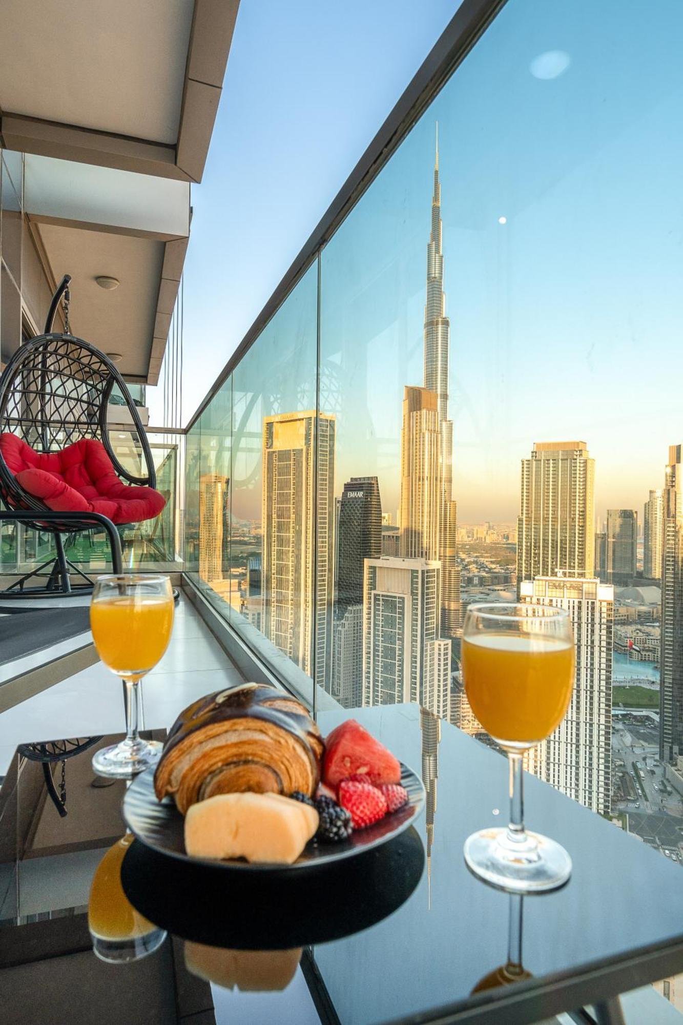 Panoramic Burj Khalifa And Sea View, Infinity Pool, Luxury 2br