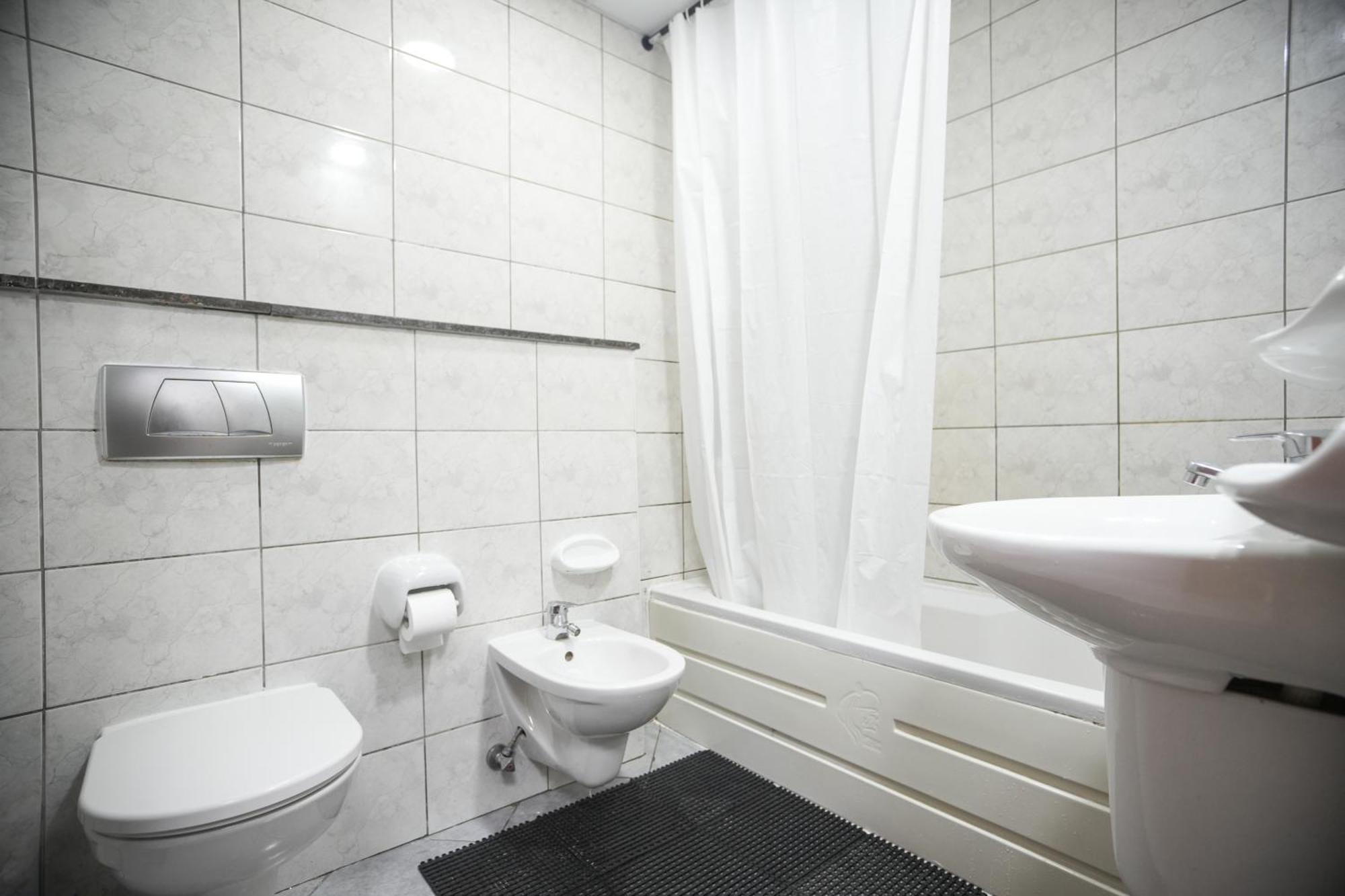 Pensionat Dhostels - Marina Palm View *