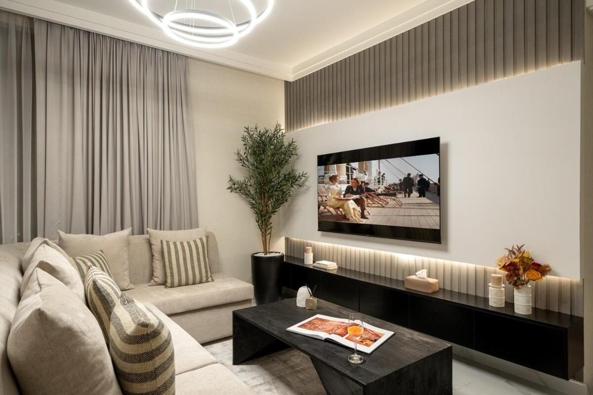 Stunning Luxurious 4br With Burj Khalifa View And Mall Tunnel Access Appartement Dubaï