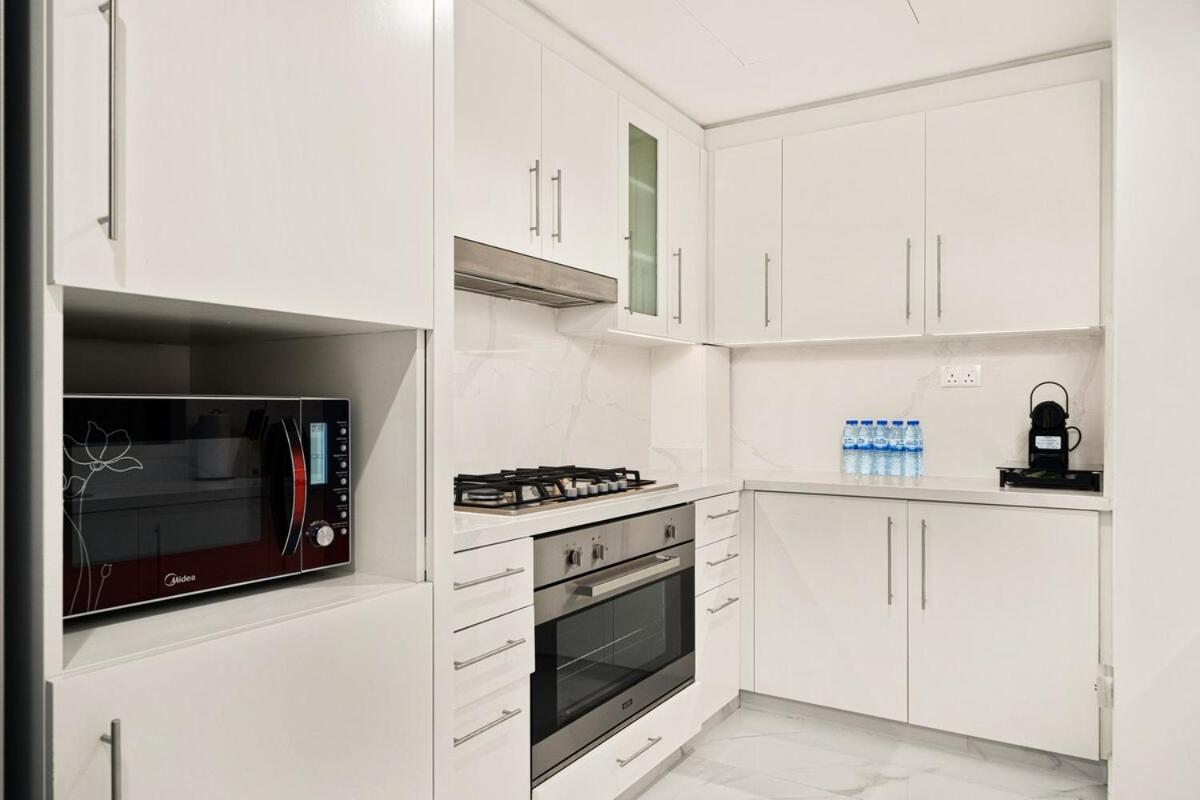Appartement Stunning Luxurious 4br With Burj Khalifa View And Mall Tunnel Access Dubaï
