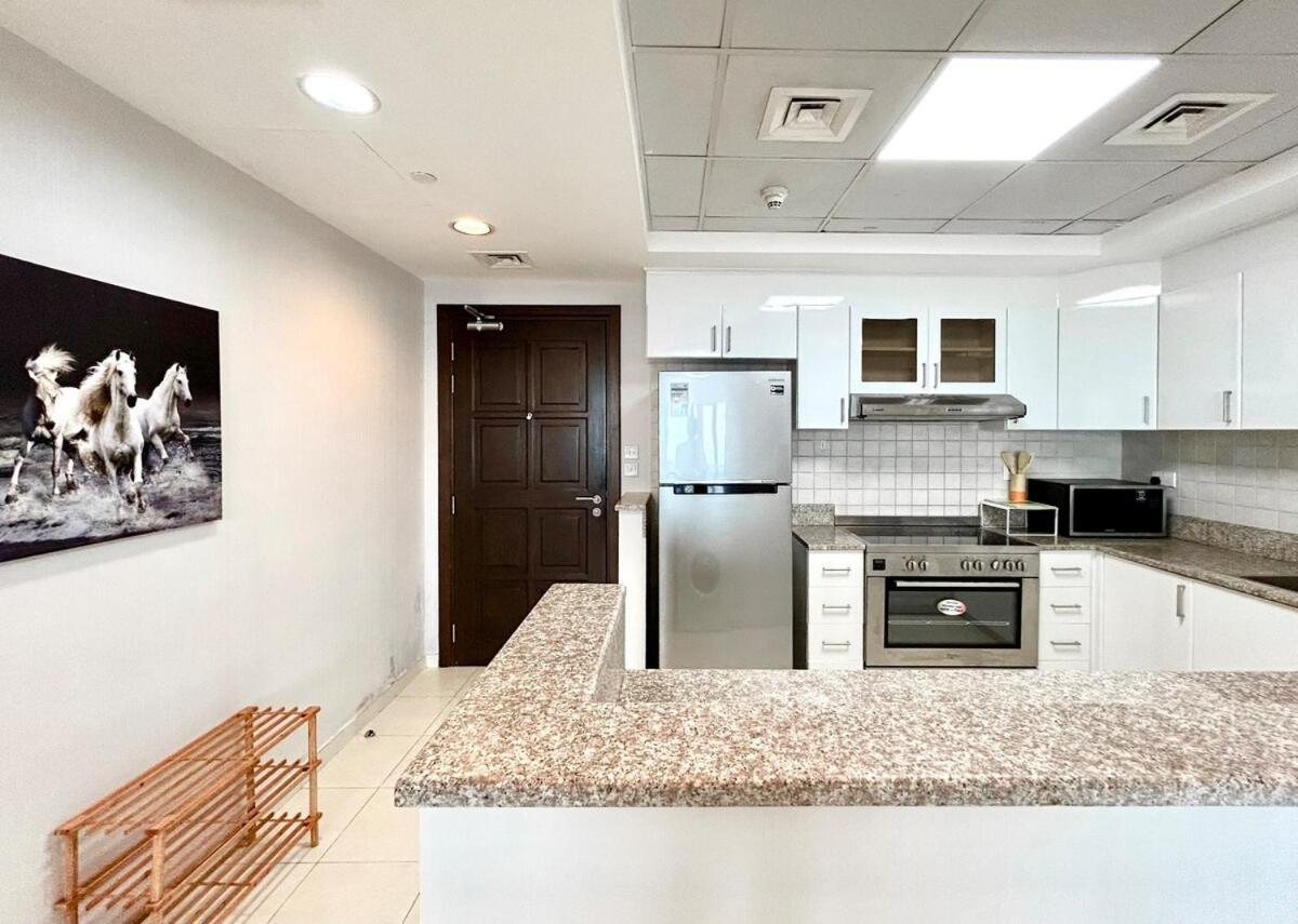 Homes 2 Retreat - Luxury & Spacious 1br With Balcony In Business Bay Appartement *