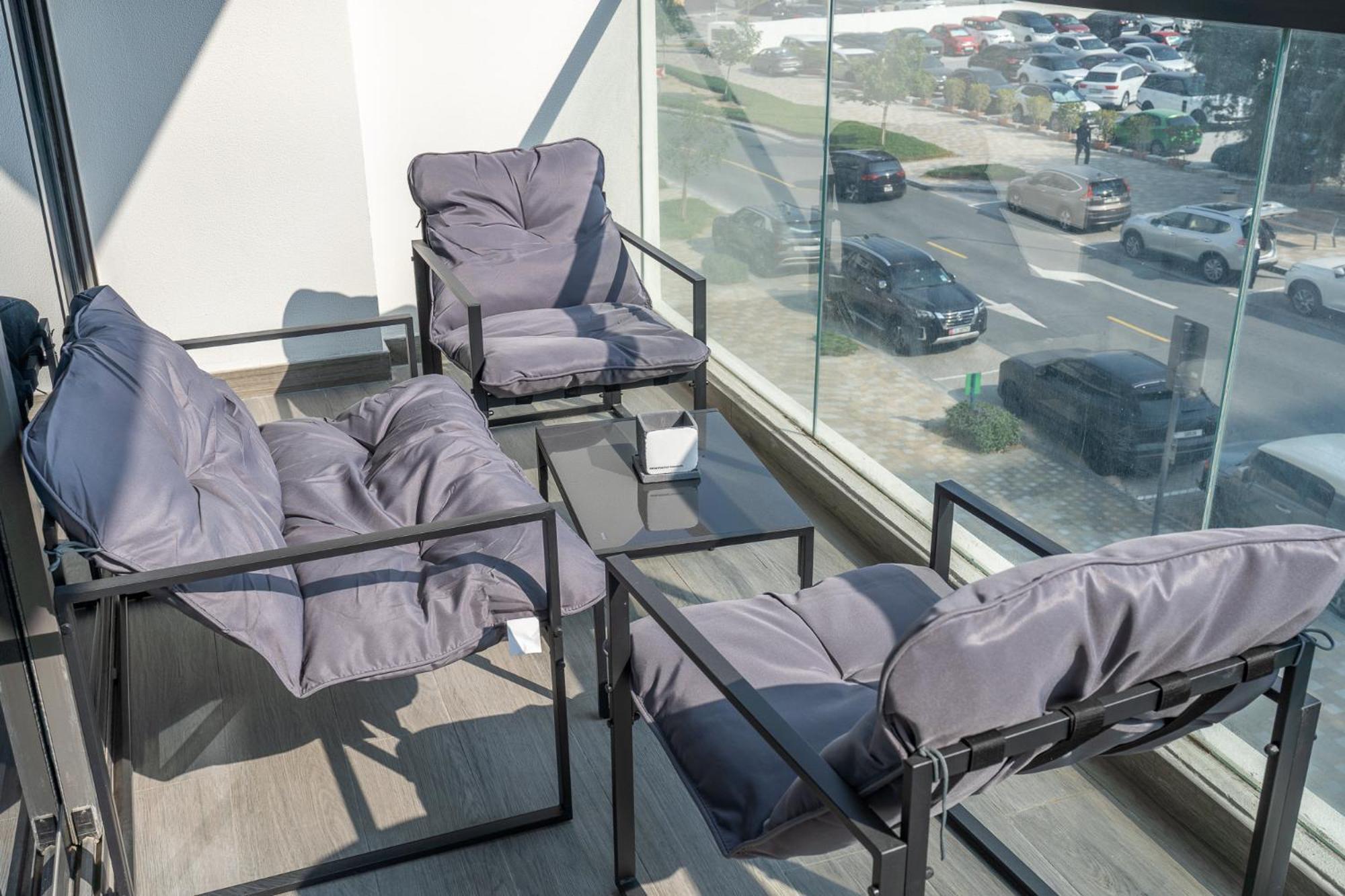 Modern Comforts In Arjan - Chic 1bedroom Apartamento *