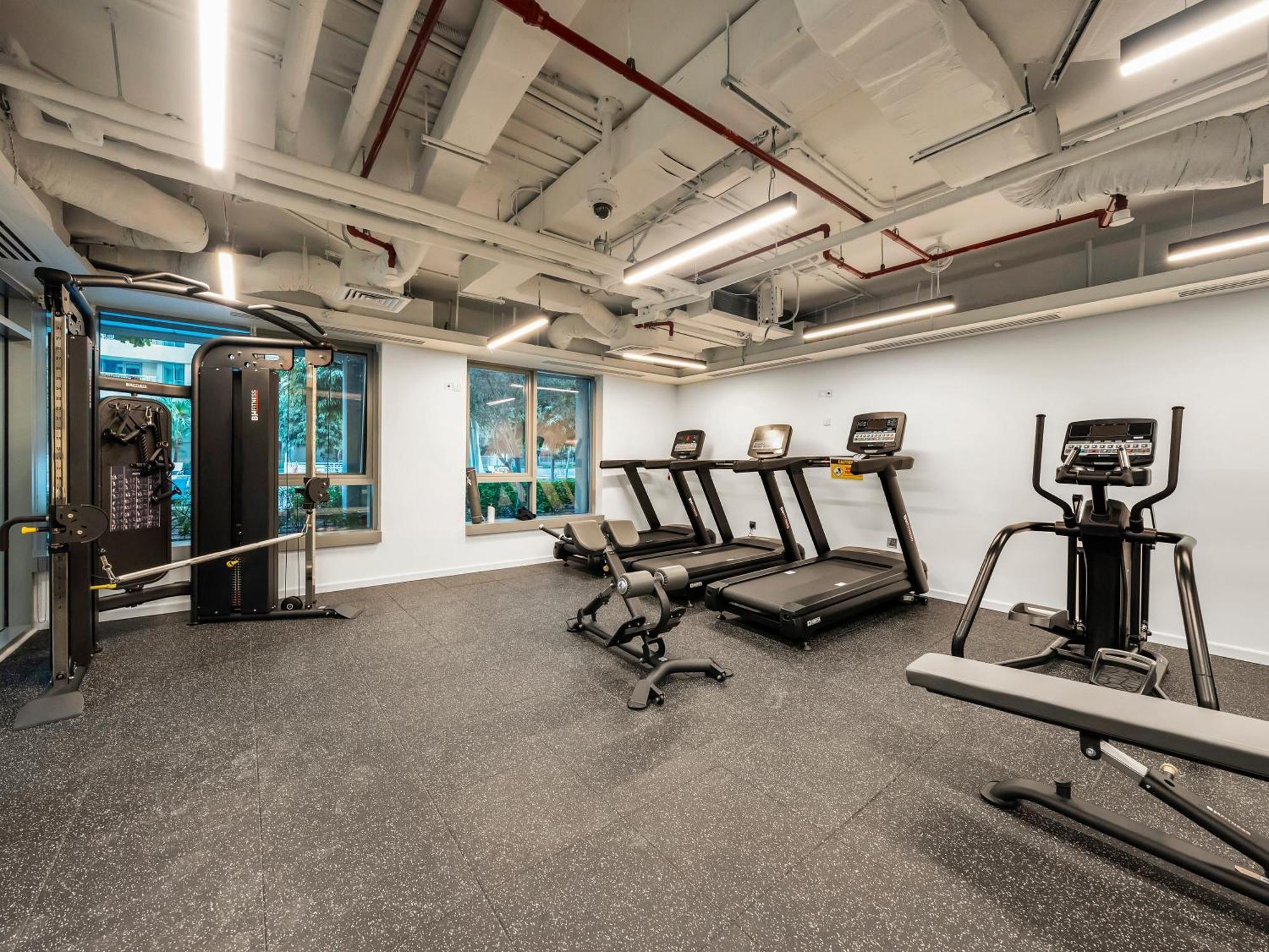 Apartament 2br With Mini-golf In Dt With Partial Burj Khalifa View Dubai