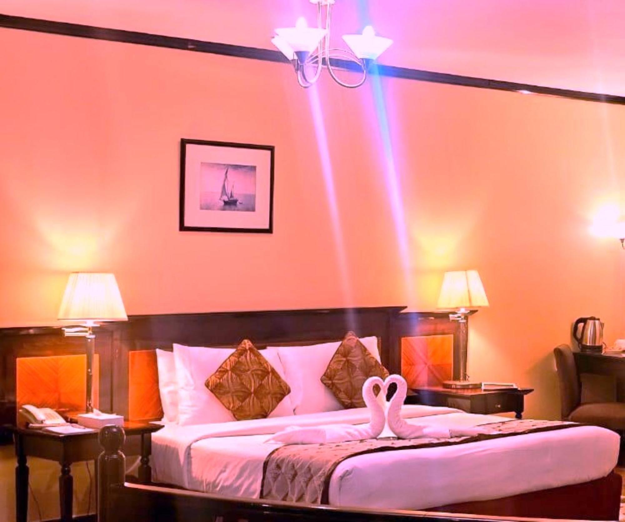 J5 Bur Hotel 3*