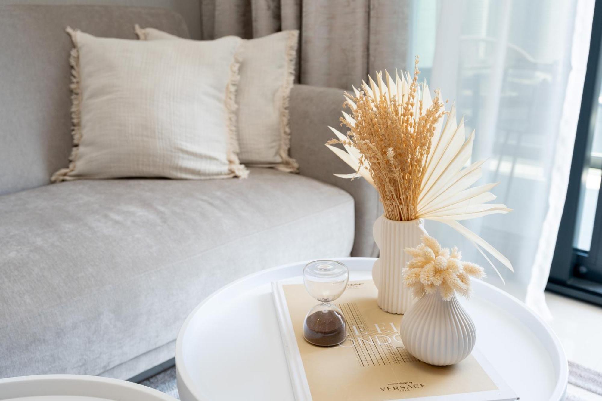 Keyrock Living - Lakeview Escape In Business Bay * Dubaï