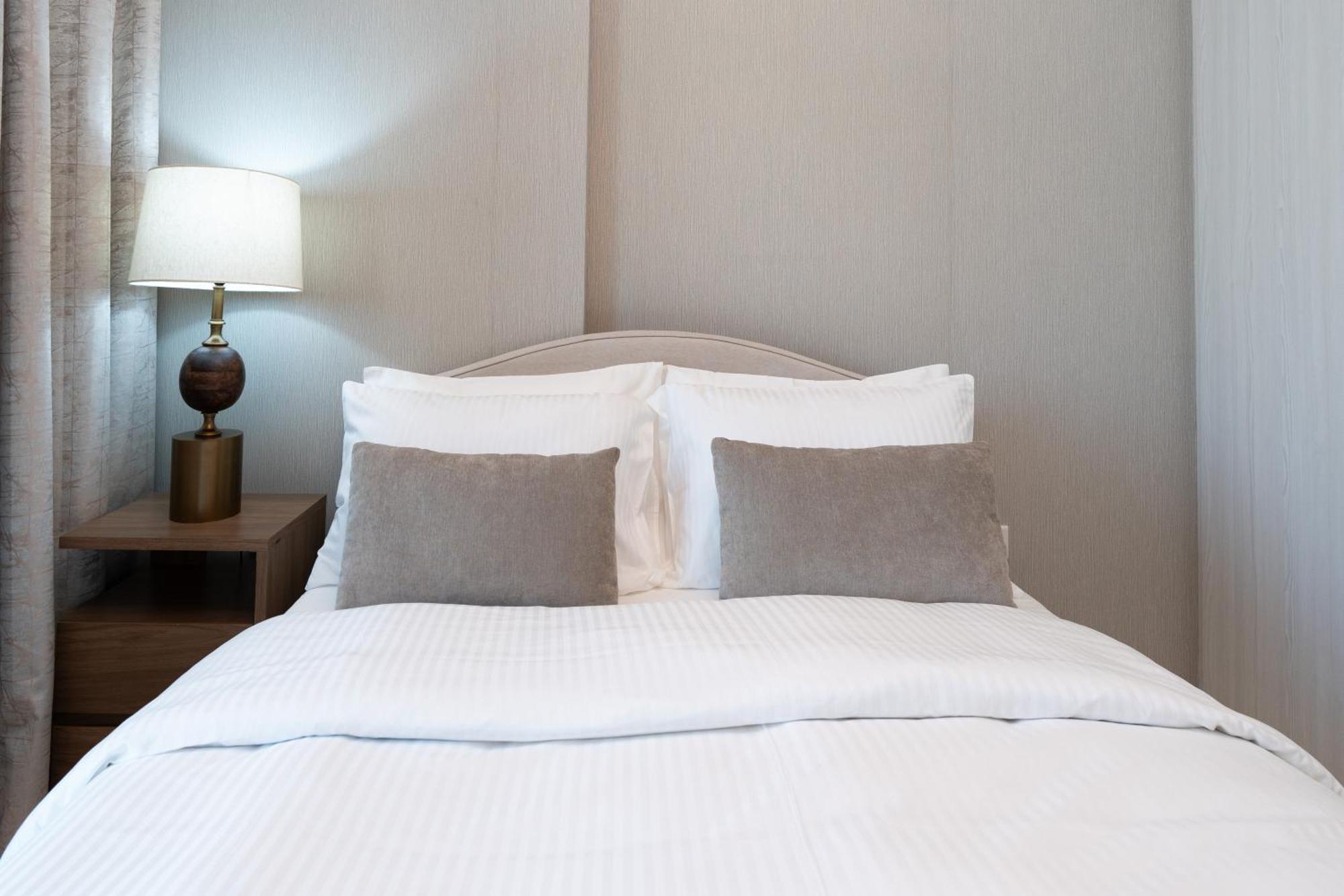 Keyrock Living - Lakeview Escape In Business Bay Appartement