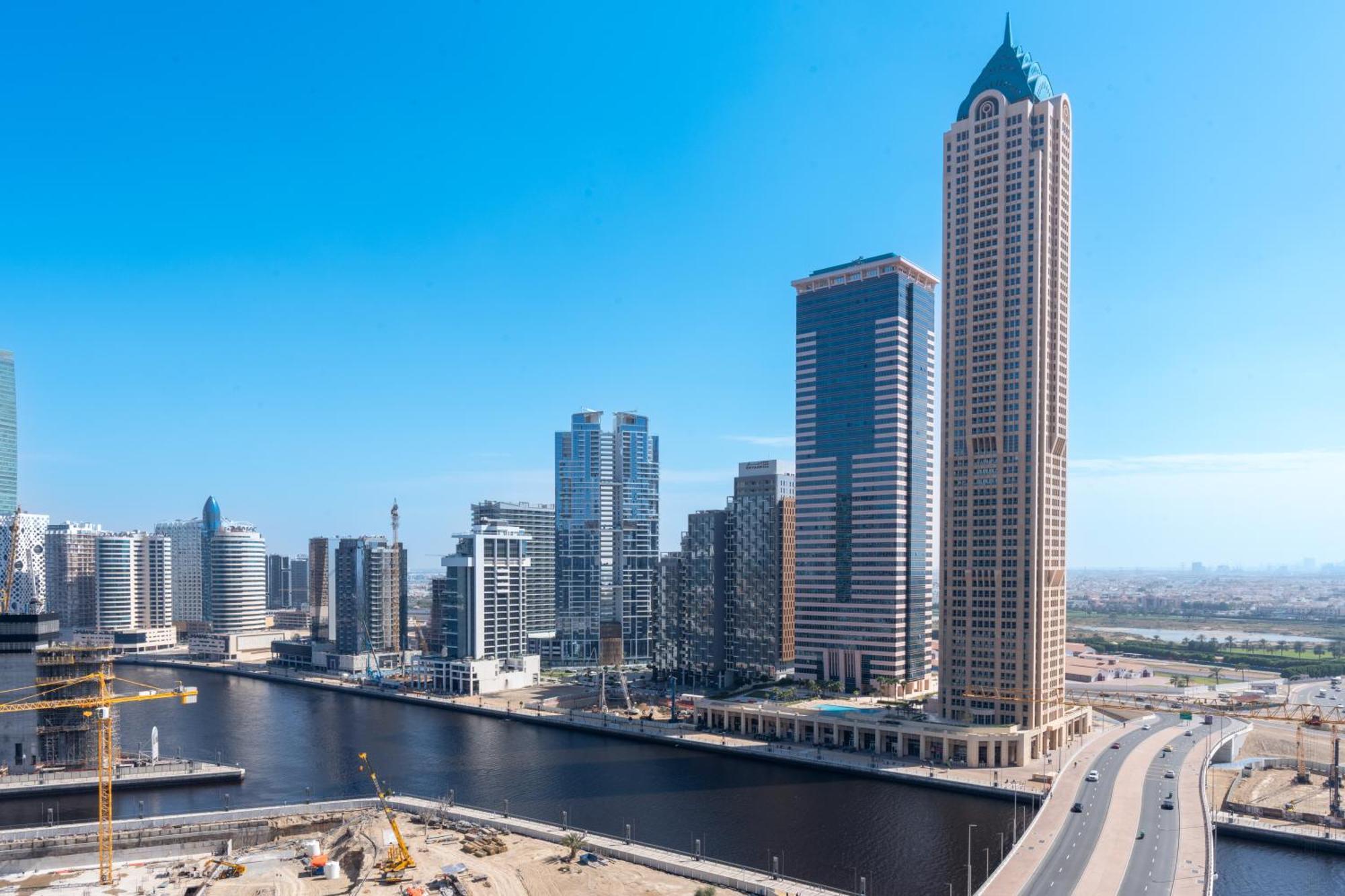 Keyrock Living - Lakeview Escape In Business Bay Appartement *