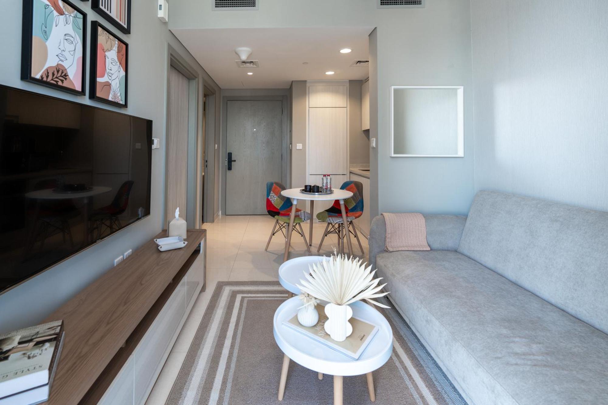 Keyrock Living - Lakeview Escape In Business Bay * Dubaï