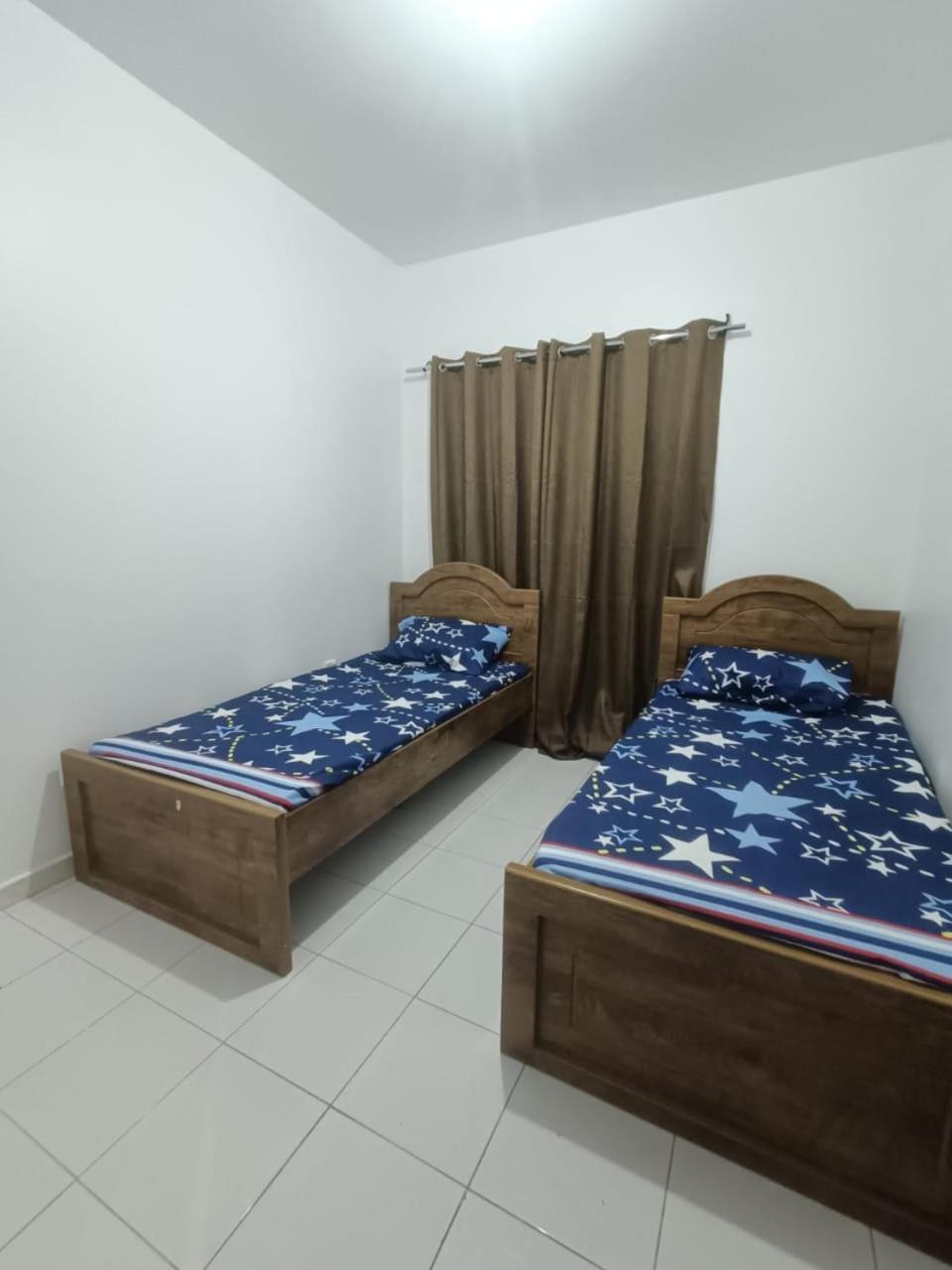 Decent Unisex Private In Rolla Street Bur
