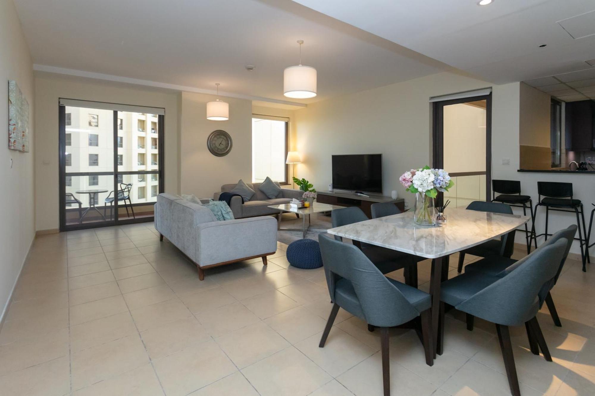 Stylish Jbr Apartment, Steps From The Appartement Dubaï