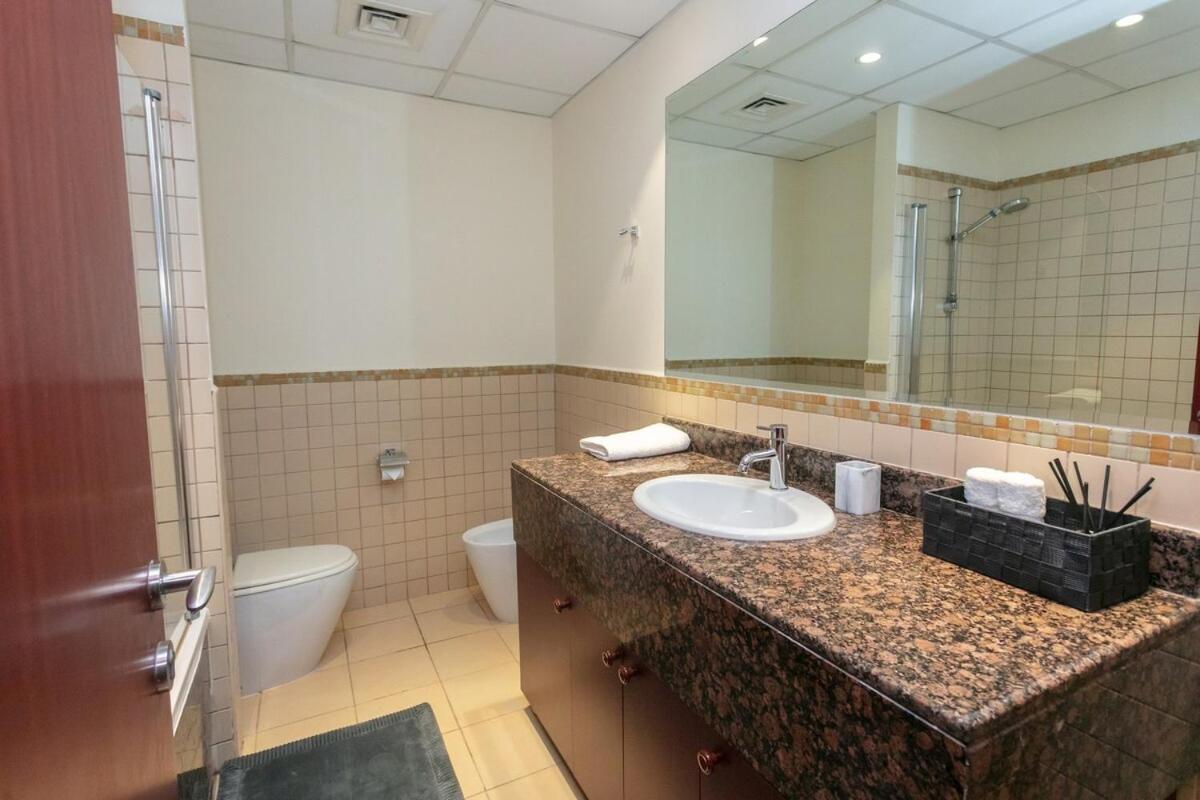Appartement Stylish Jbr Apartment, Steps From The *